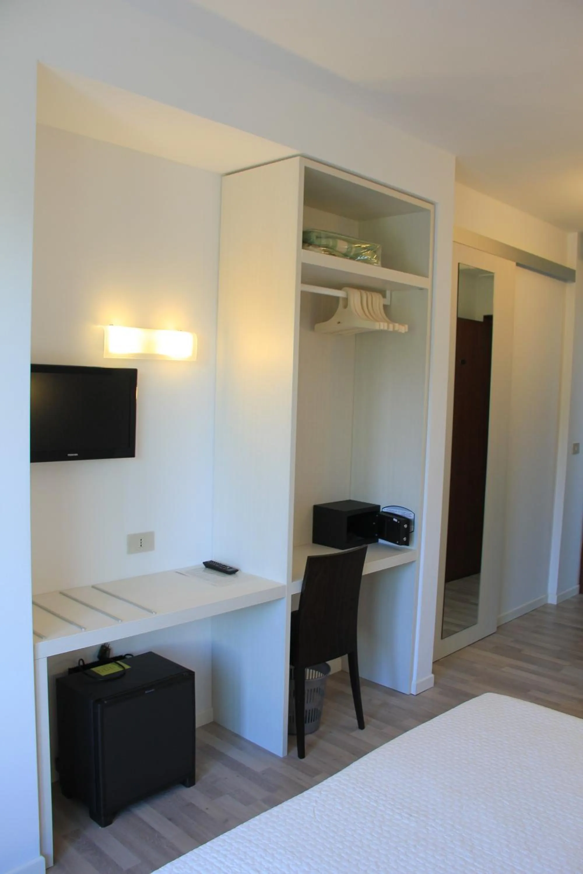 TV and multimedia, Bed in Hotel Meublè Nazionale