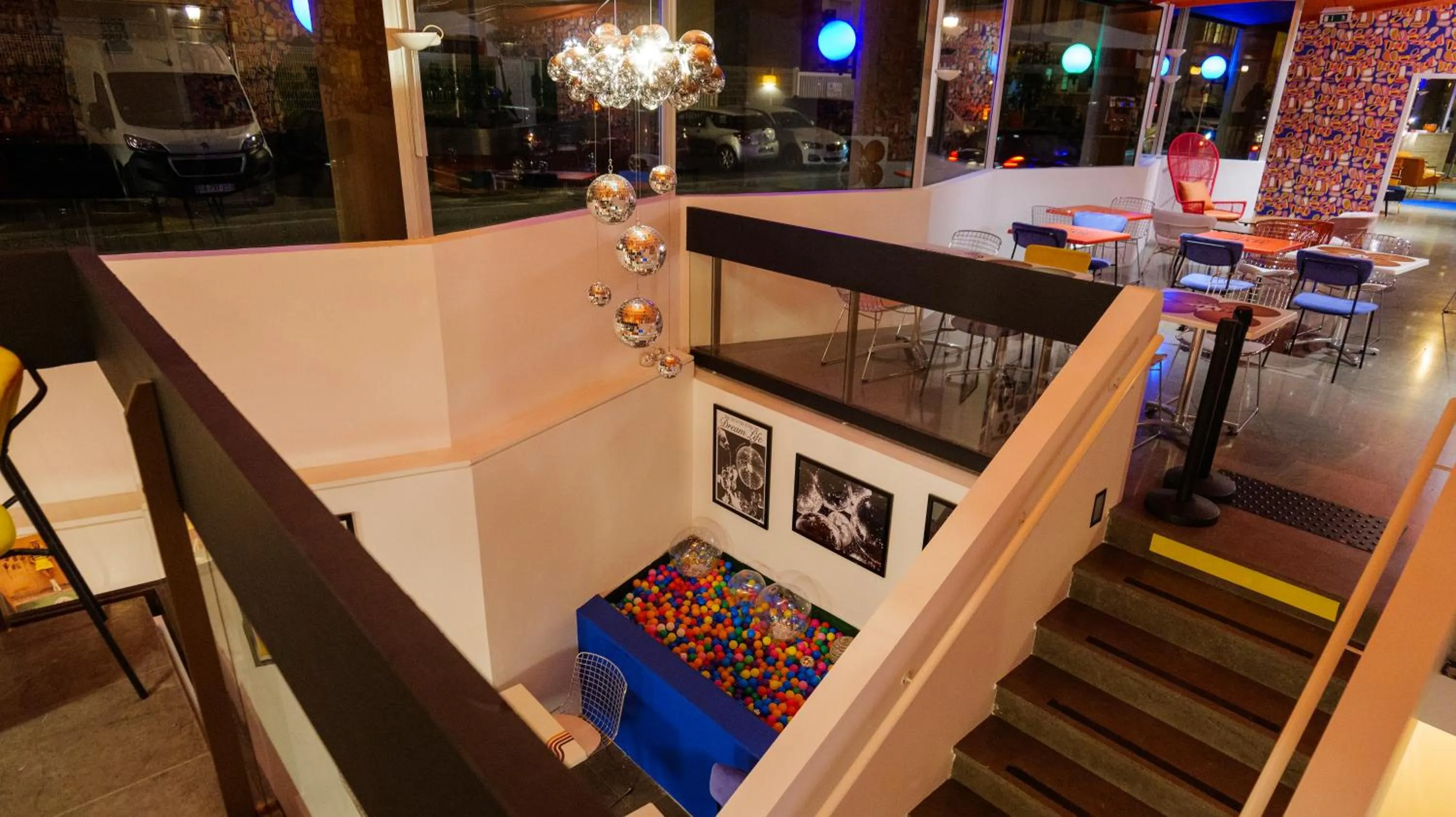 Restaurant/places to eat in HYP'Hotel