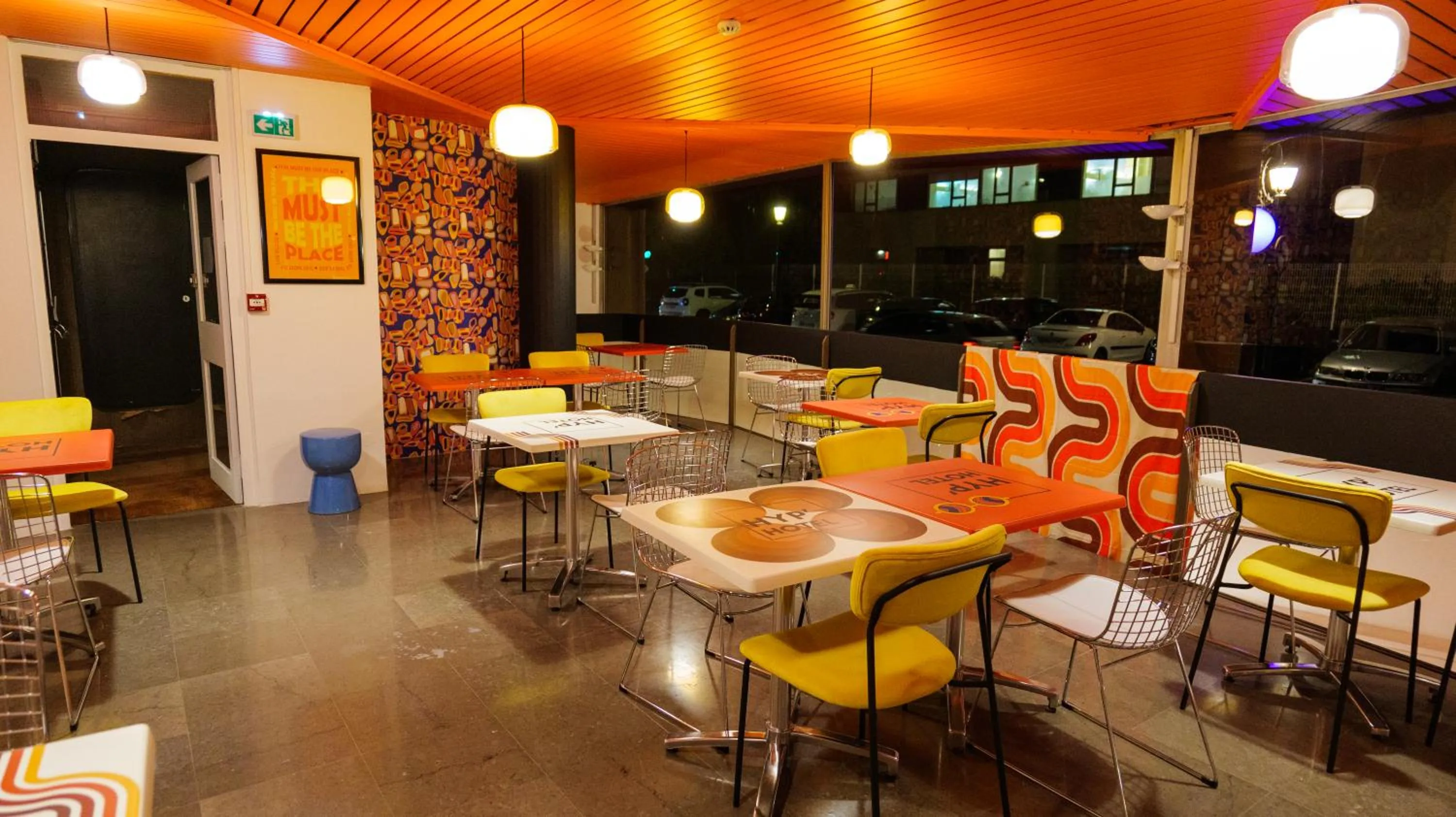 Restaurant/places to eat in HYP'Hotel