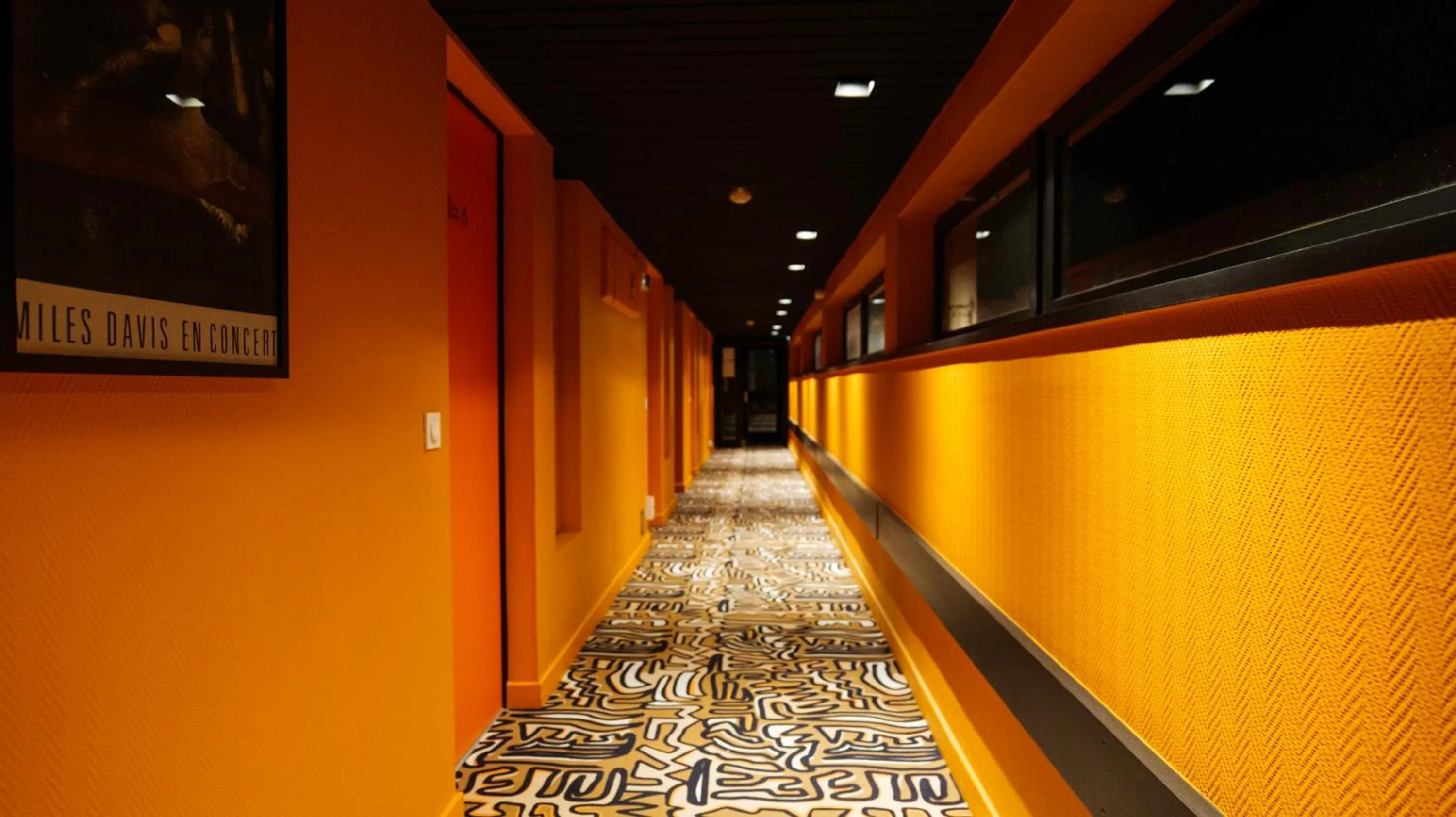 Property building in HYP'Hotel