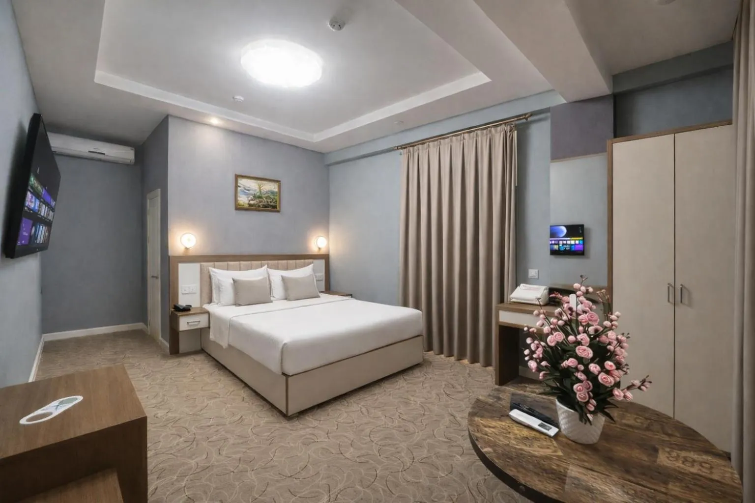 Bed in Royal Meridien Hotel