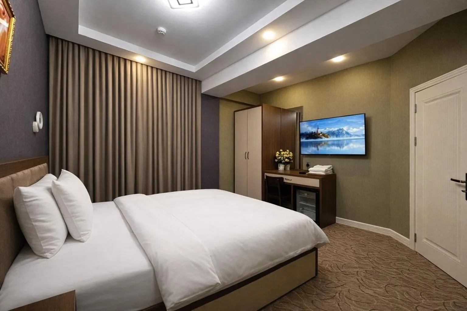 Bed in Royal Meridien Hotel