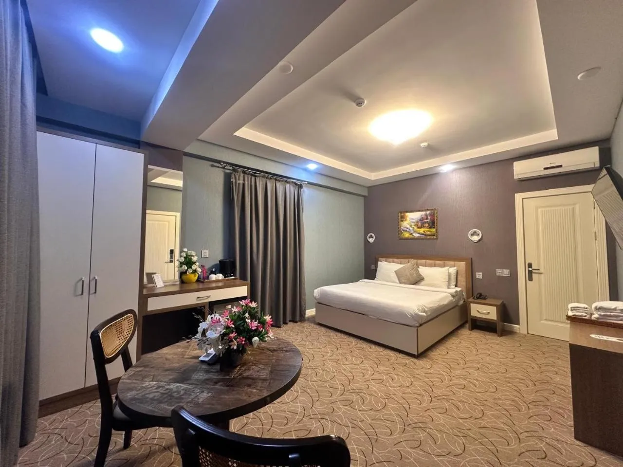 Bedroom in Royal Meridien Hotel