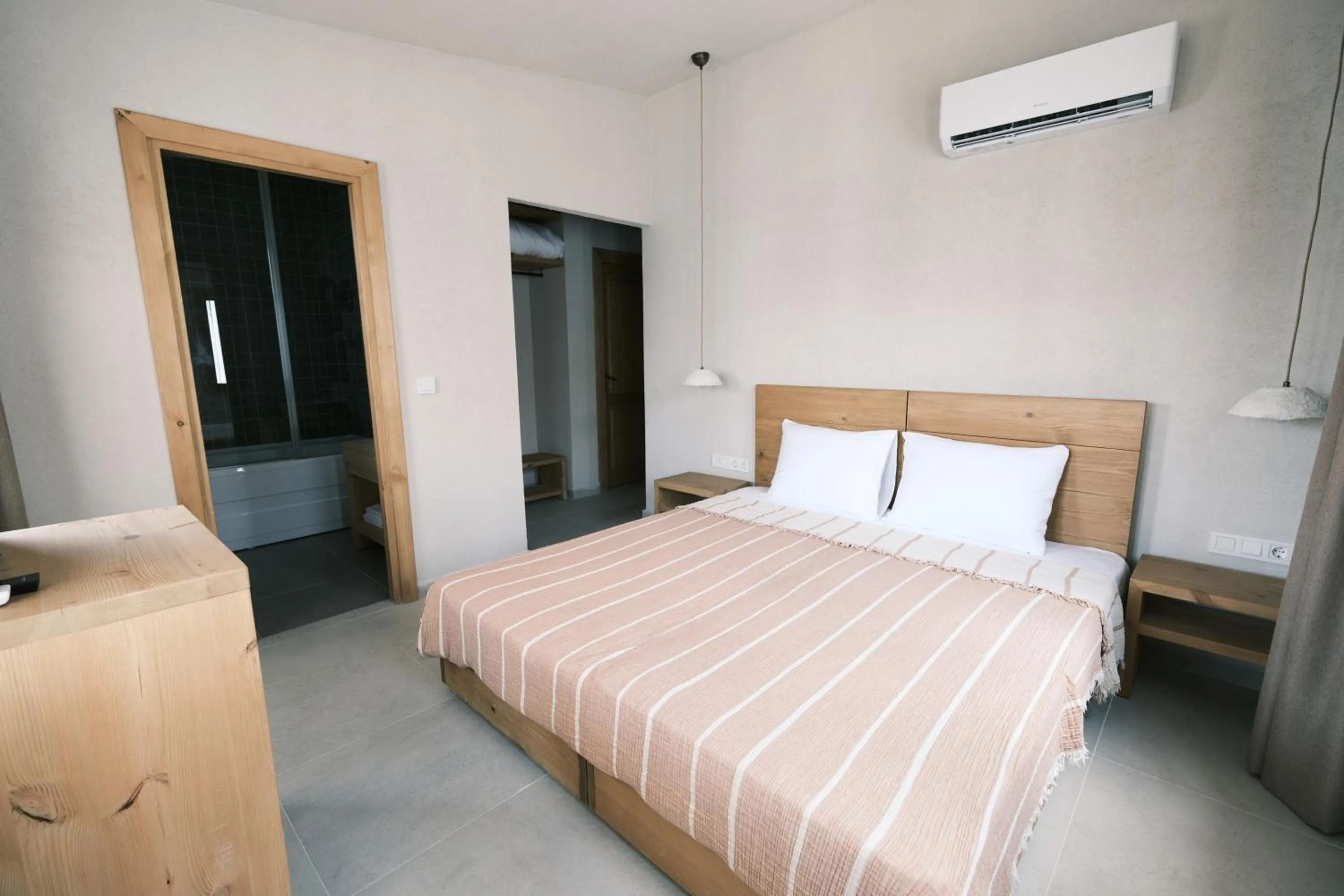 Bed in Nephos Beach Hotel