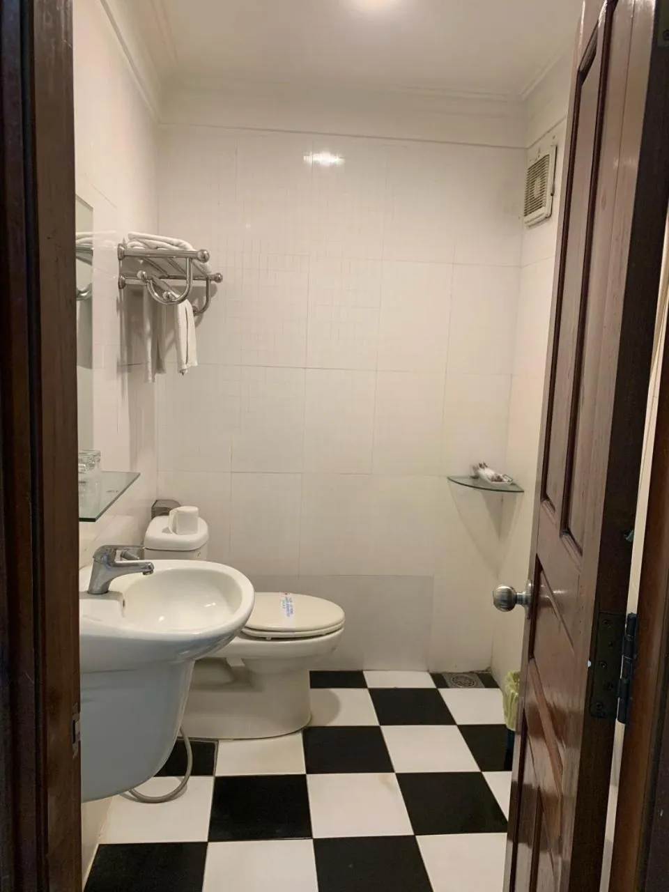 Bathroom in Ha Long hotel