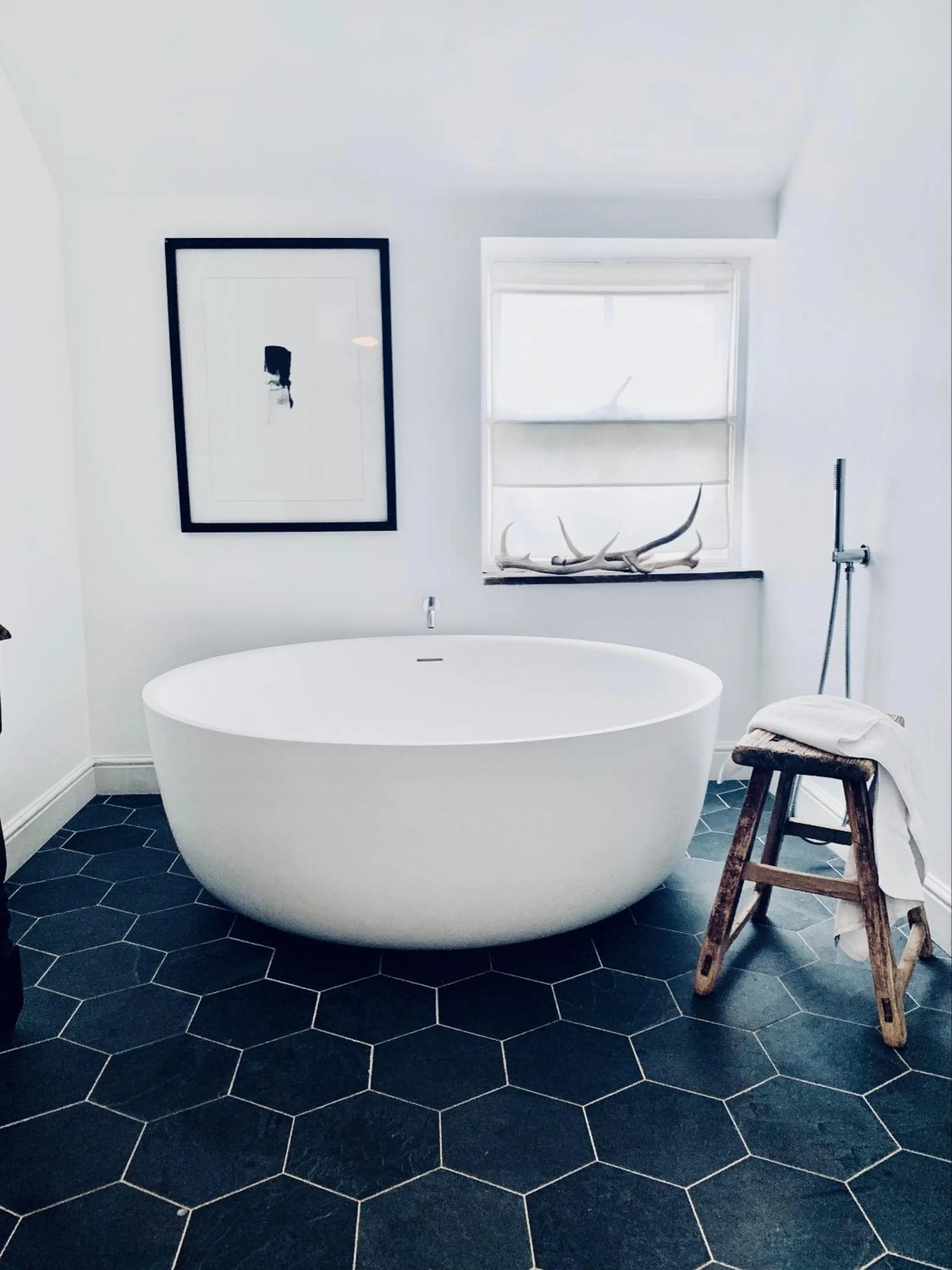 Bathroom in Wester Auchraw Longhouse Artful highland stay