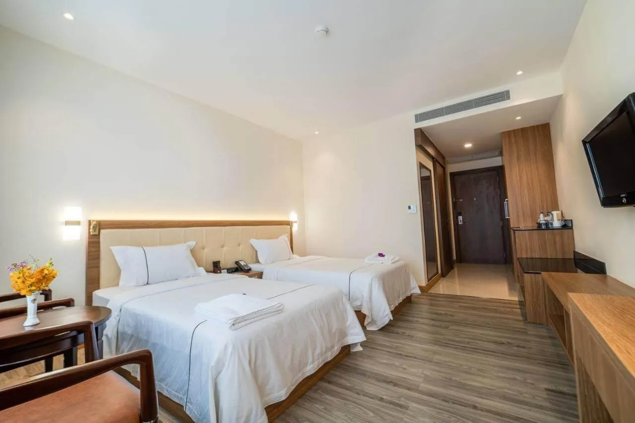 Bedroom, Bed in Le President Hotel