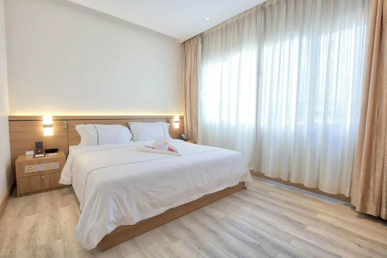 Bedroom, Bed in Le President Hotel