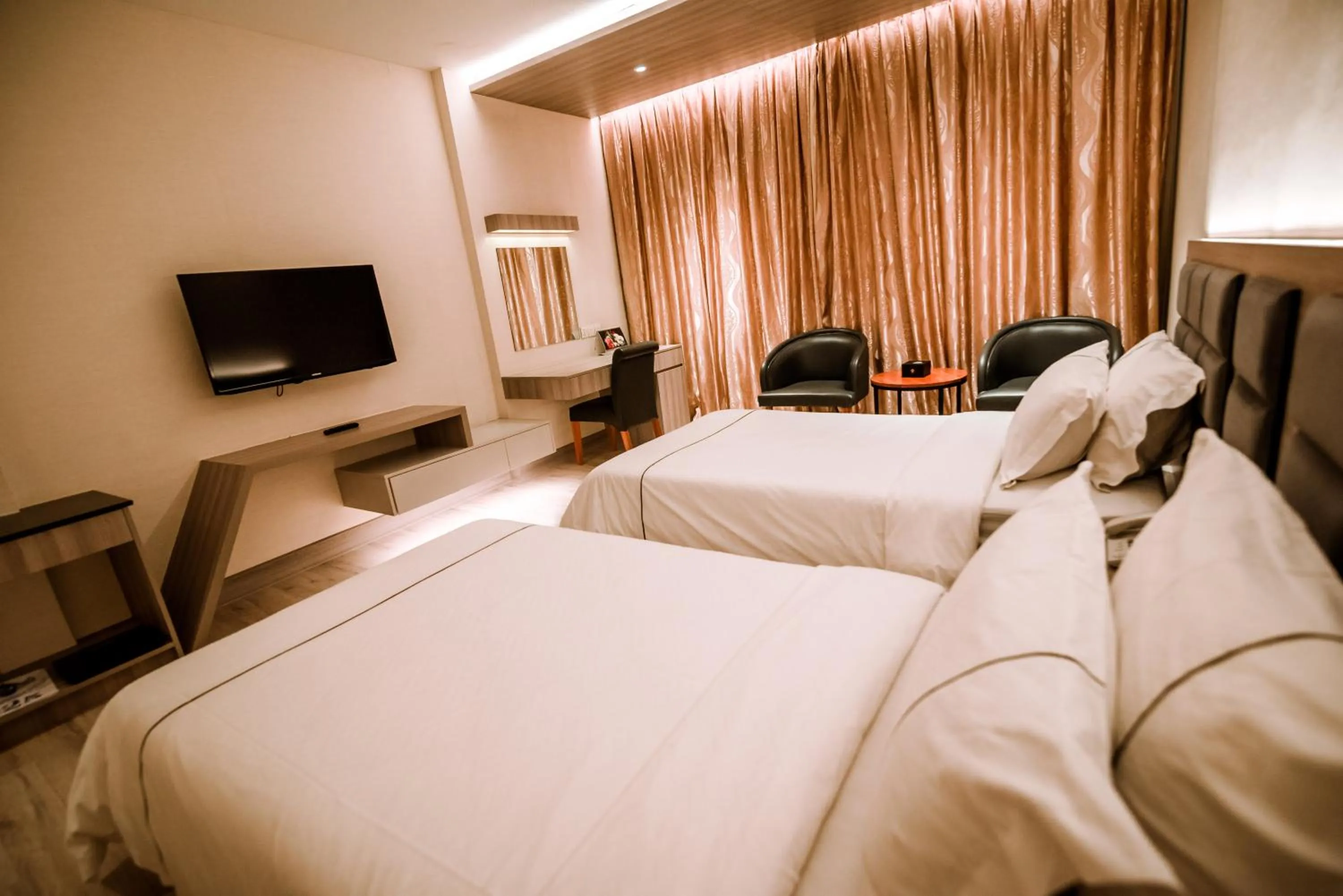 Photo of the whole room, Bed in Le President Hotel