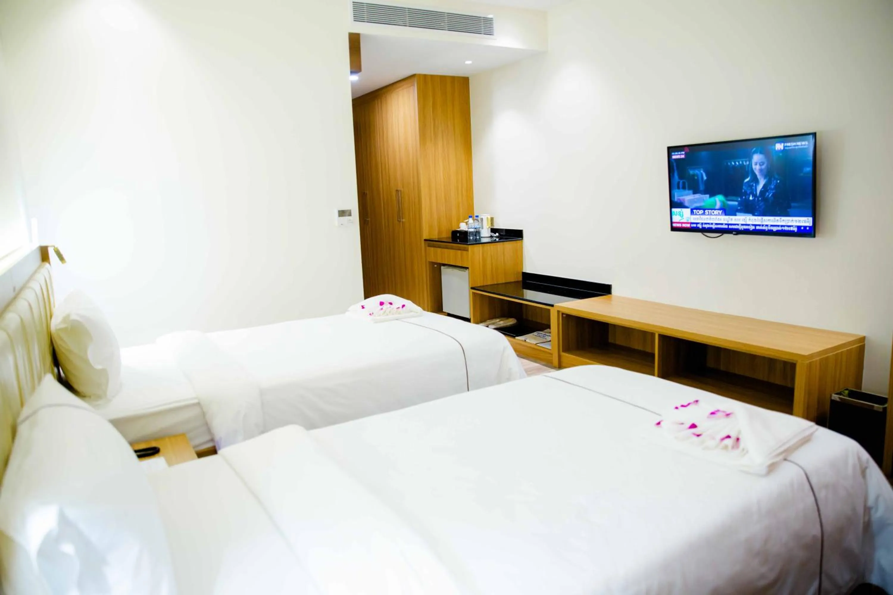 Photo of the whole room, Bed in Le President Hotel