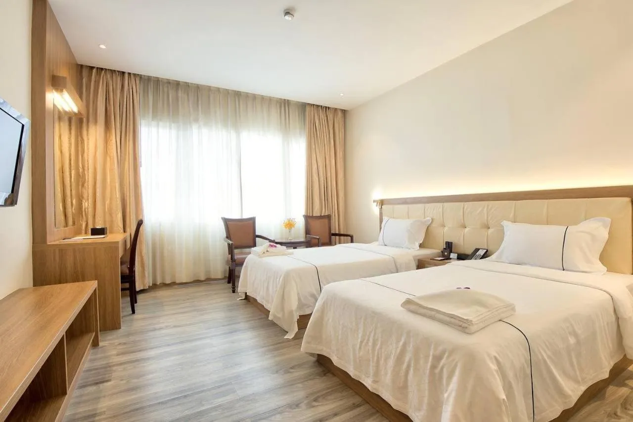 Bedroom, Bed in Le President Hotel