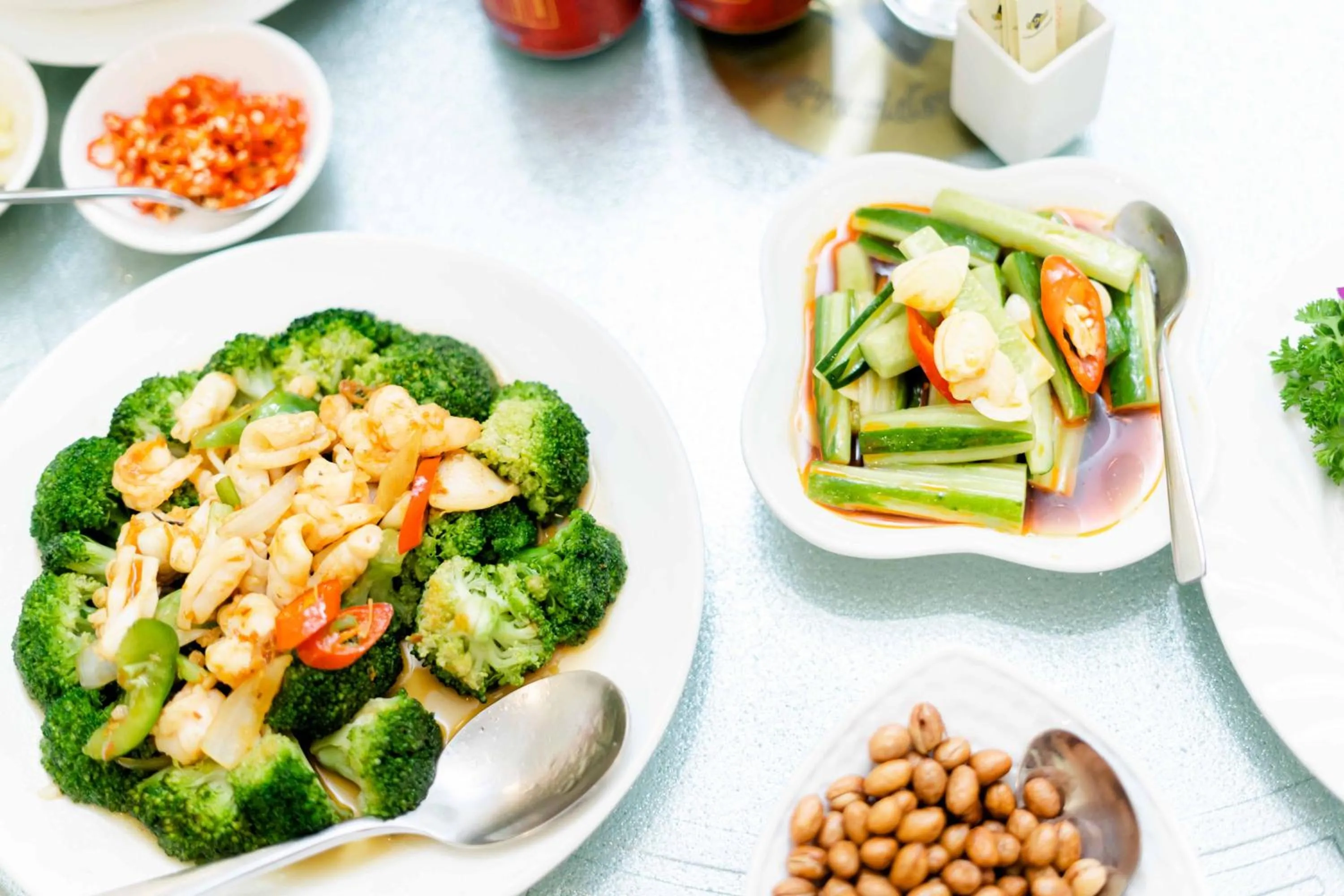 Restaurant/places to eat in Le President Hotel