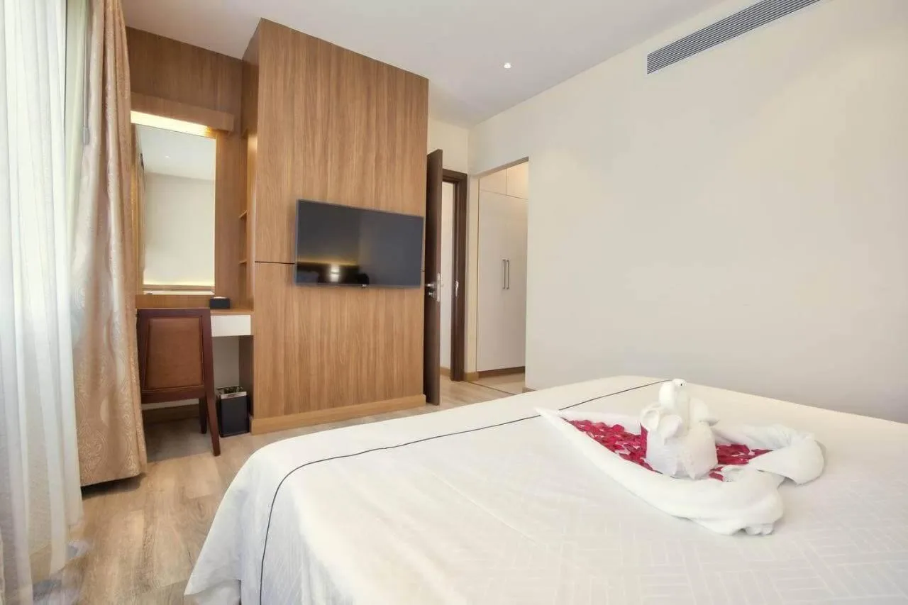 Bedroom, Bed in Le President Hotel