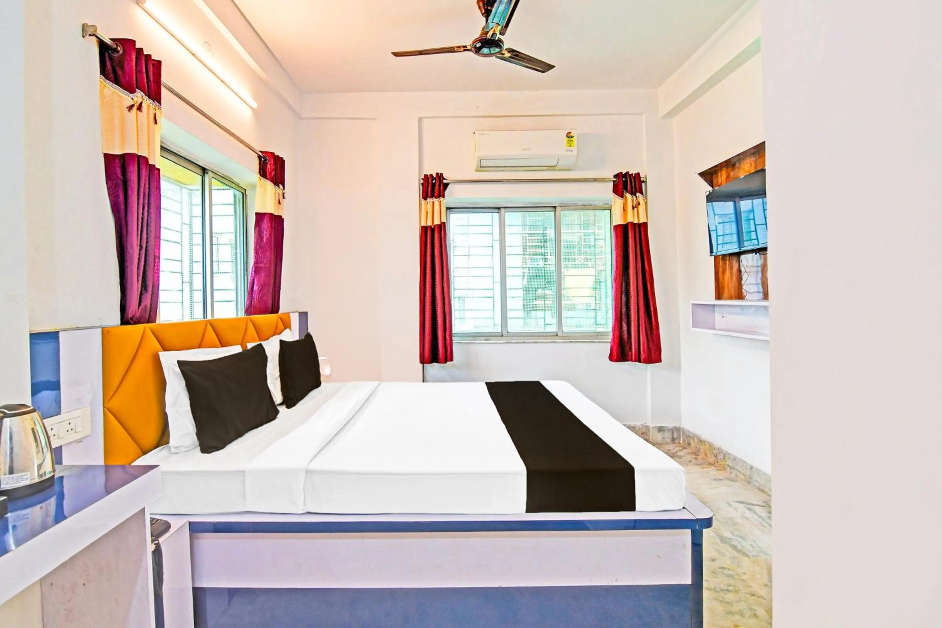 Bedroom, Bed in Hotel O by OYO Green Palace