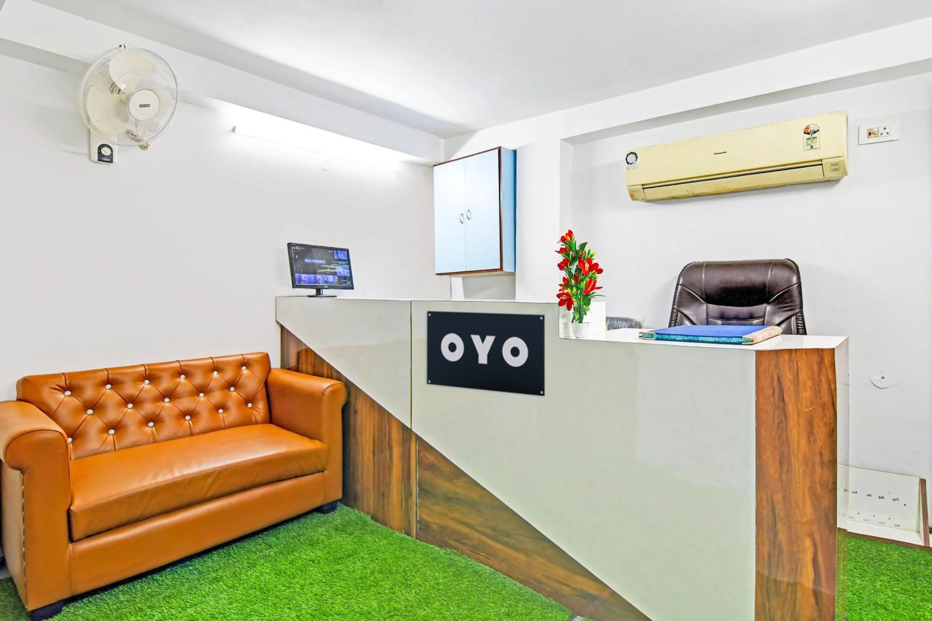 Lobby or reception in Hotel O by OYO Green Palace