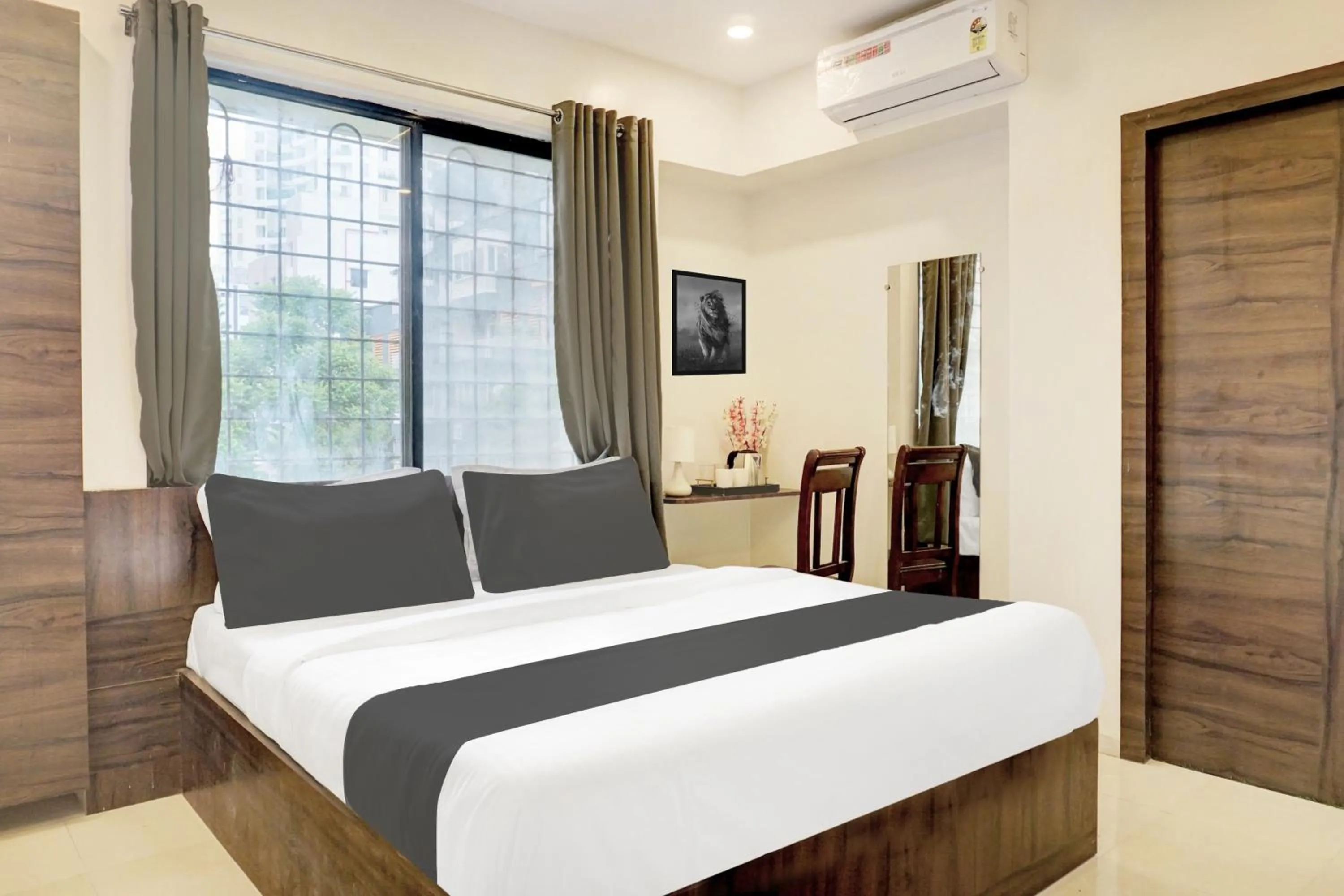 Bedroom, Bed in Hotel O Laxman Nagar Baner