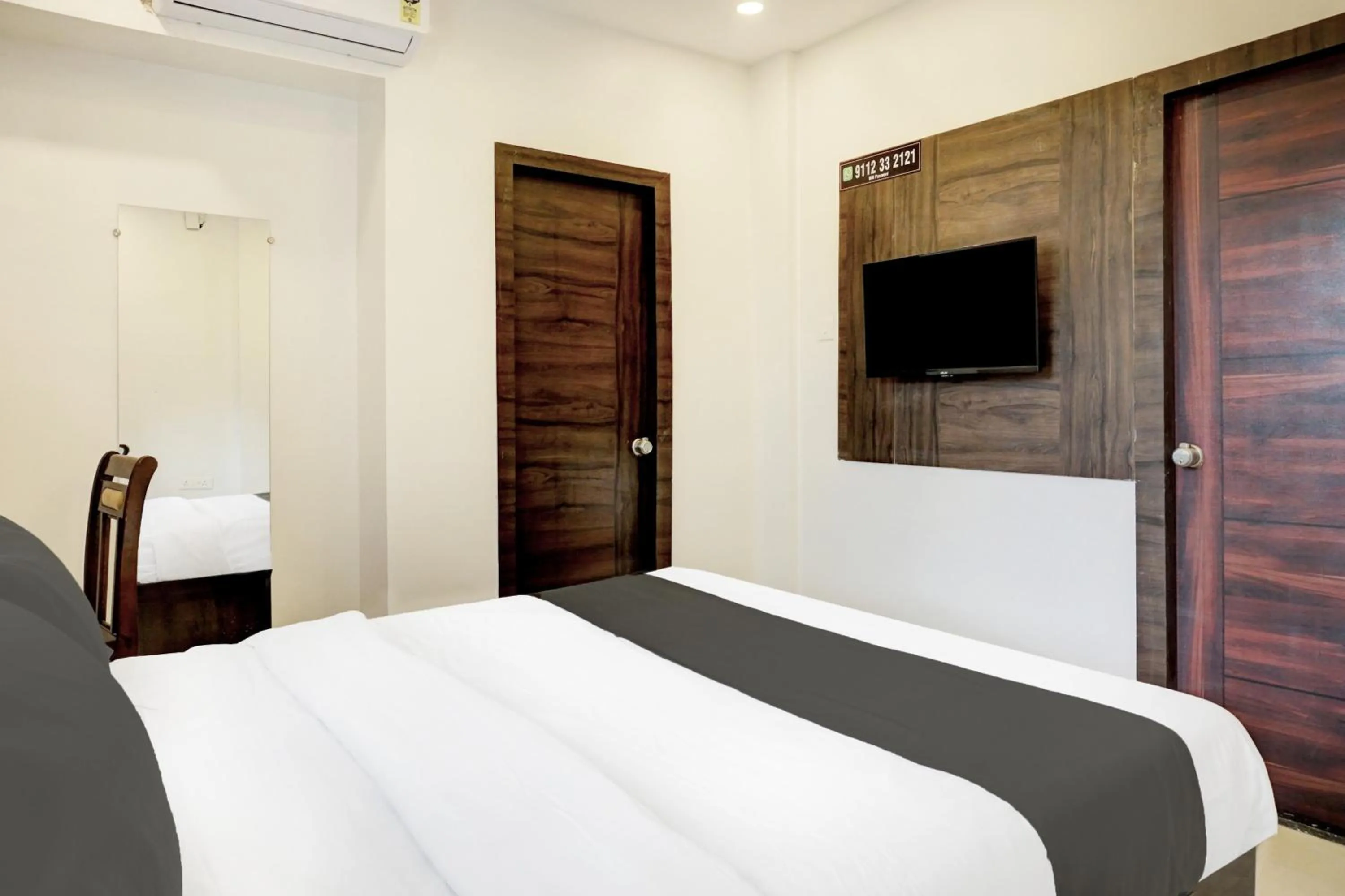 Bedroom, Bed in Hotel O Laxman Nagar Baner