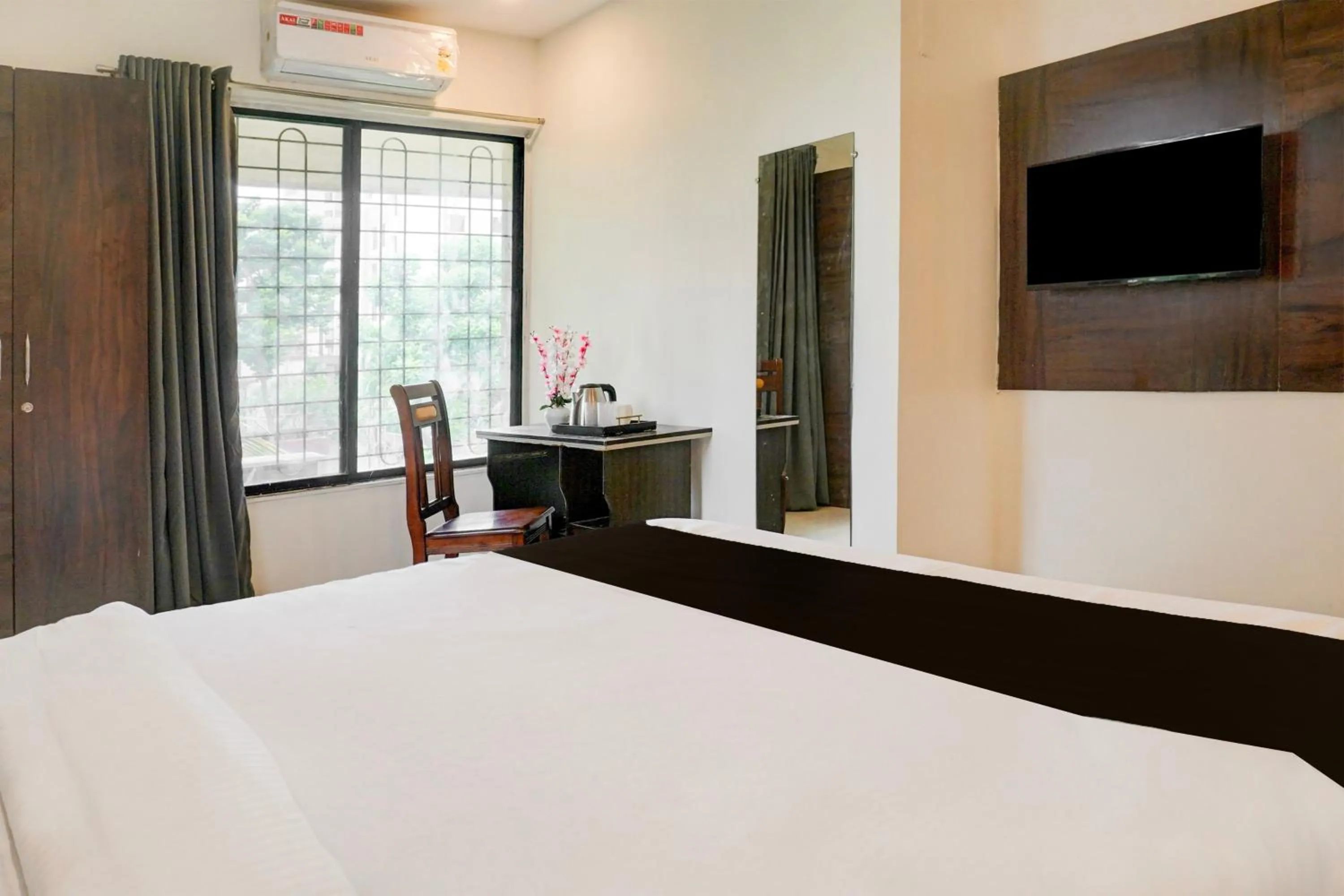 Bedroom, Bed in Hotel O Laxman Nagar Baner