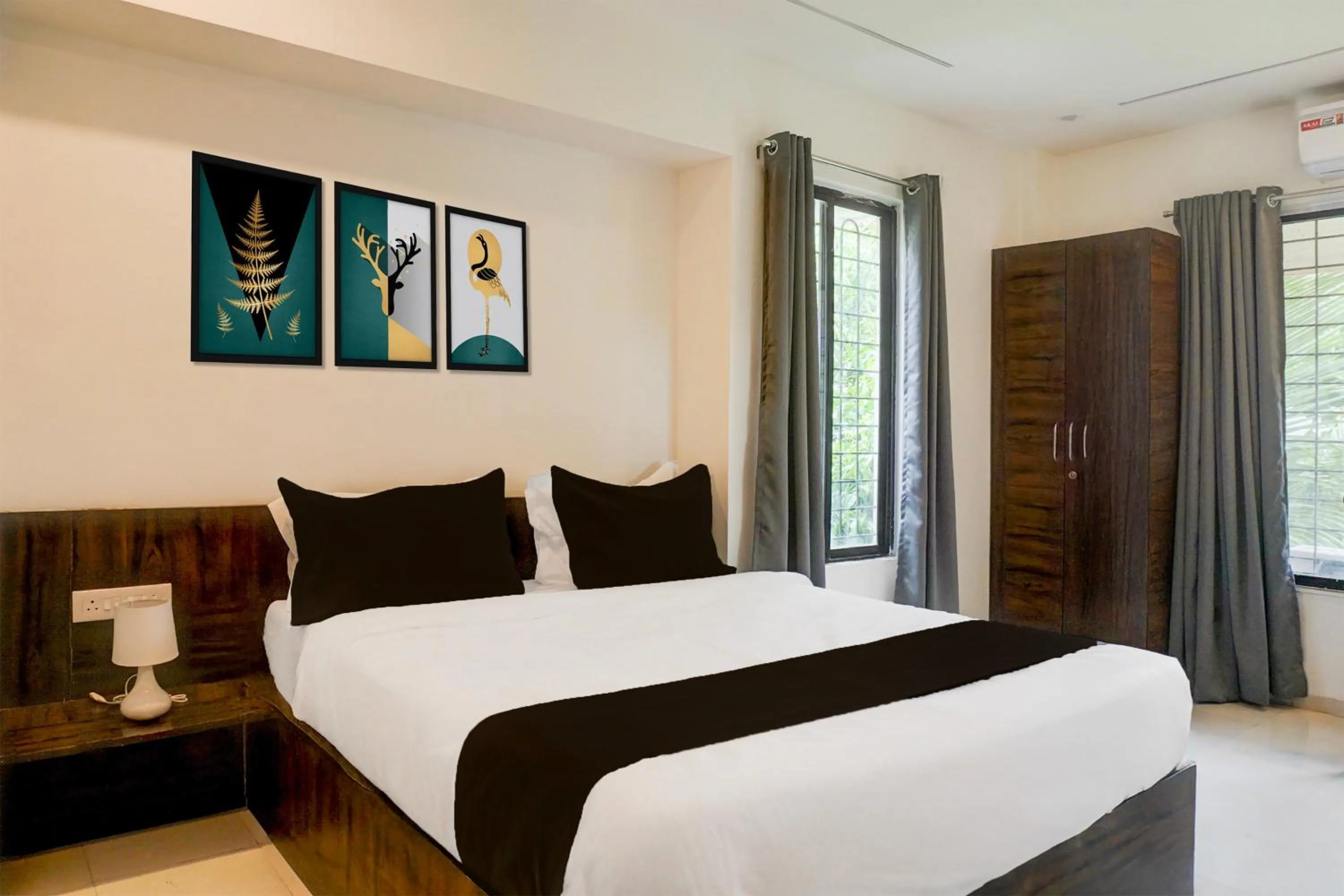 Bedroom, Bed in Hotel O Laxman Nagar Baner