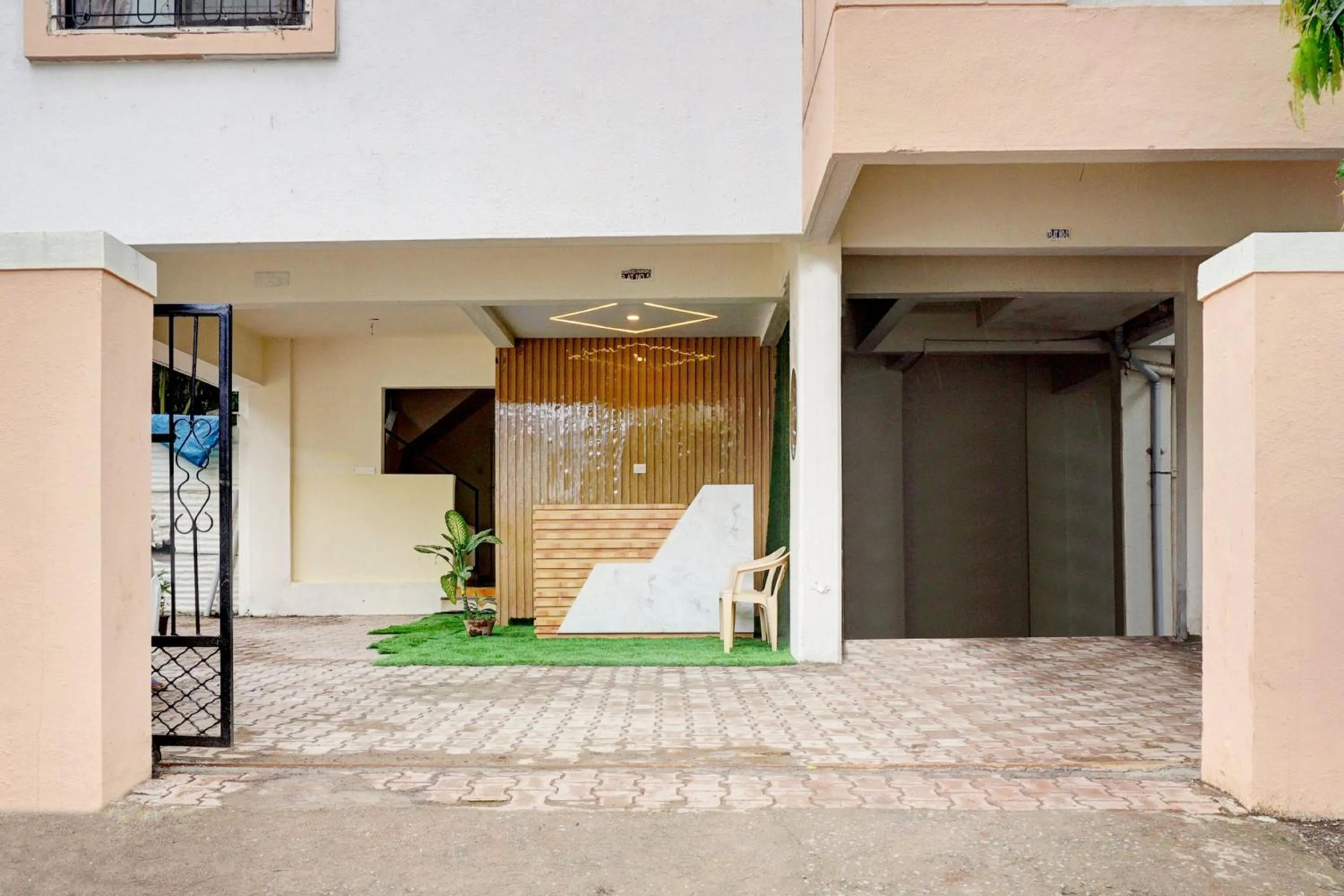 Facade/entrance in Hotel O Laxman Nagar Baner