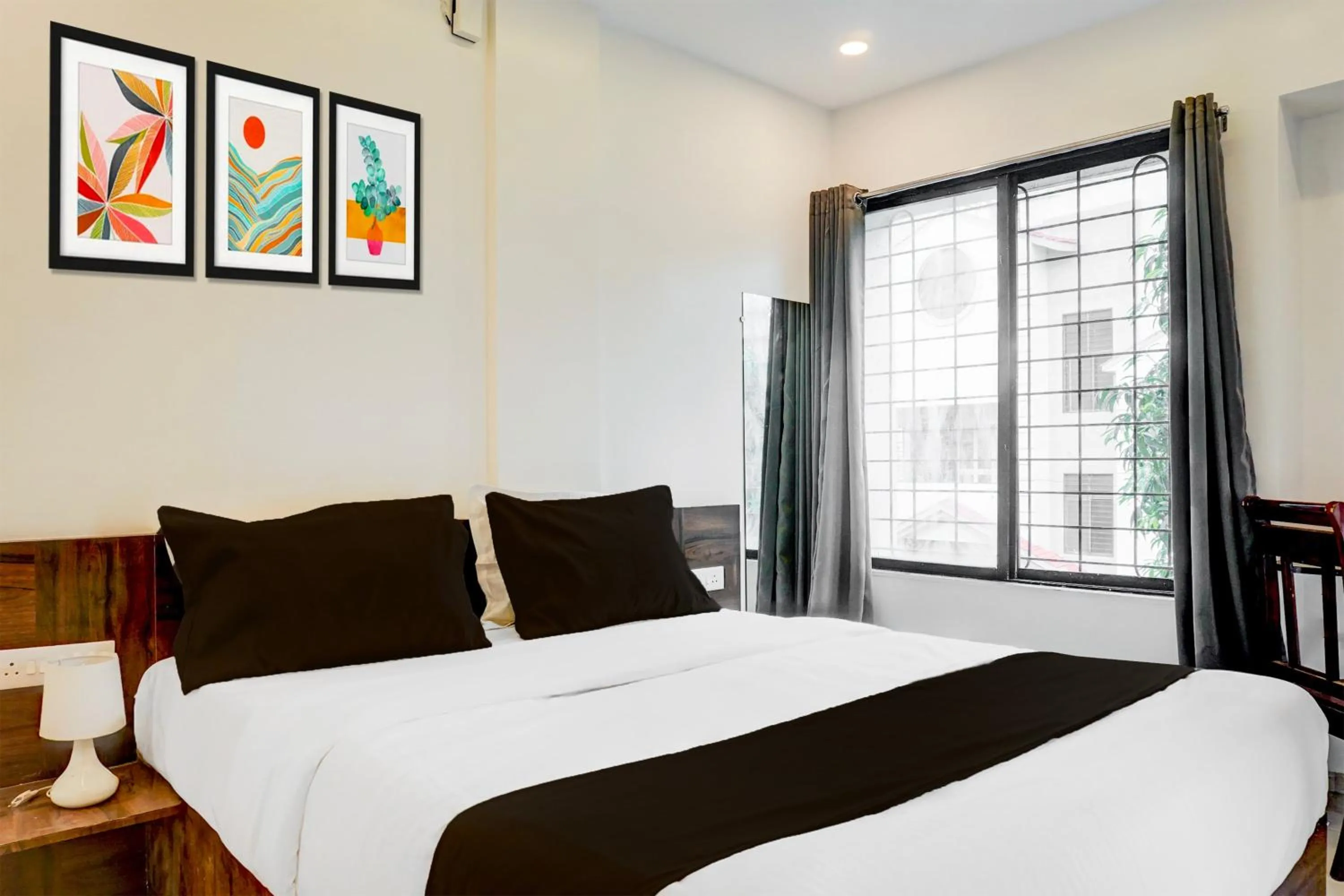 Bedroom, Bed in Hotel O Laxman Nagar Baner