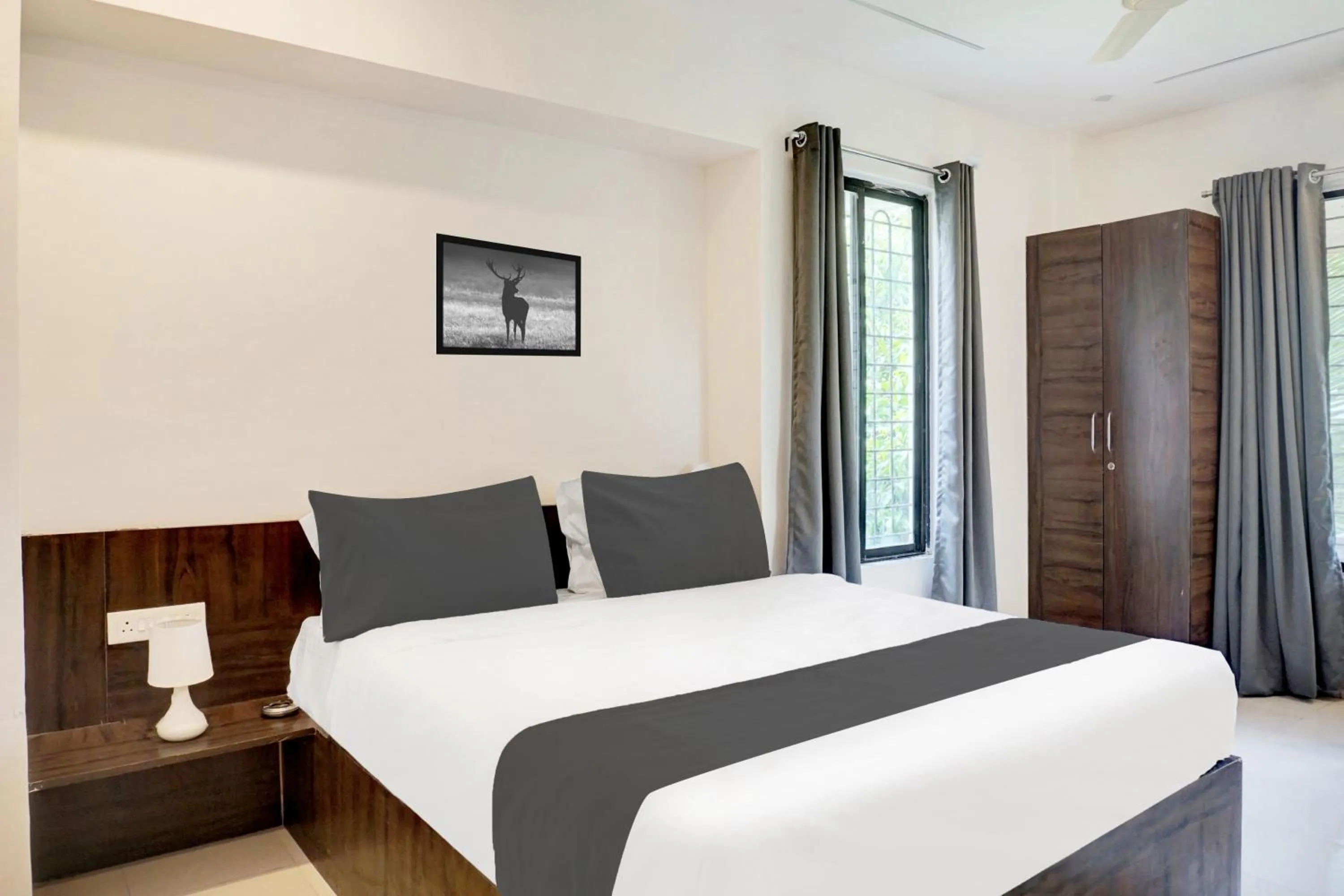 Bedroom, Bed in Hotel O Laxman Nagar Baner
