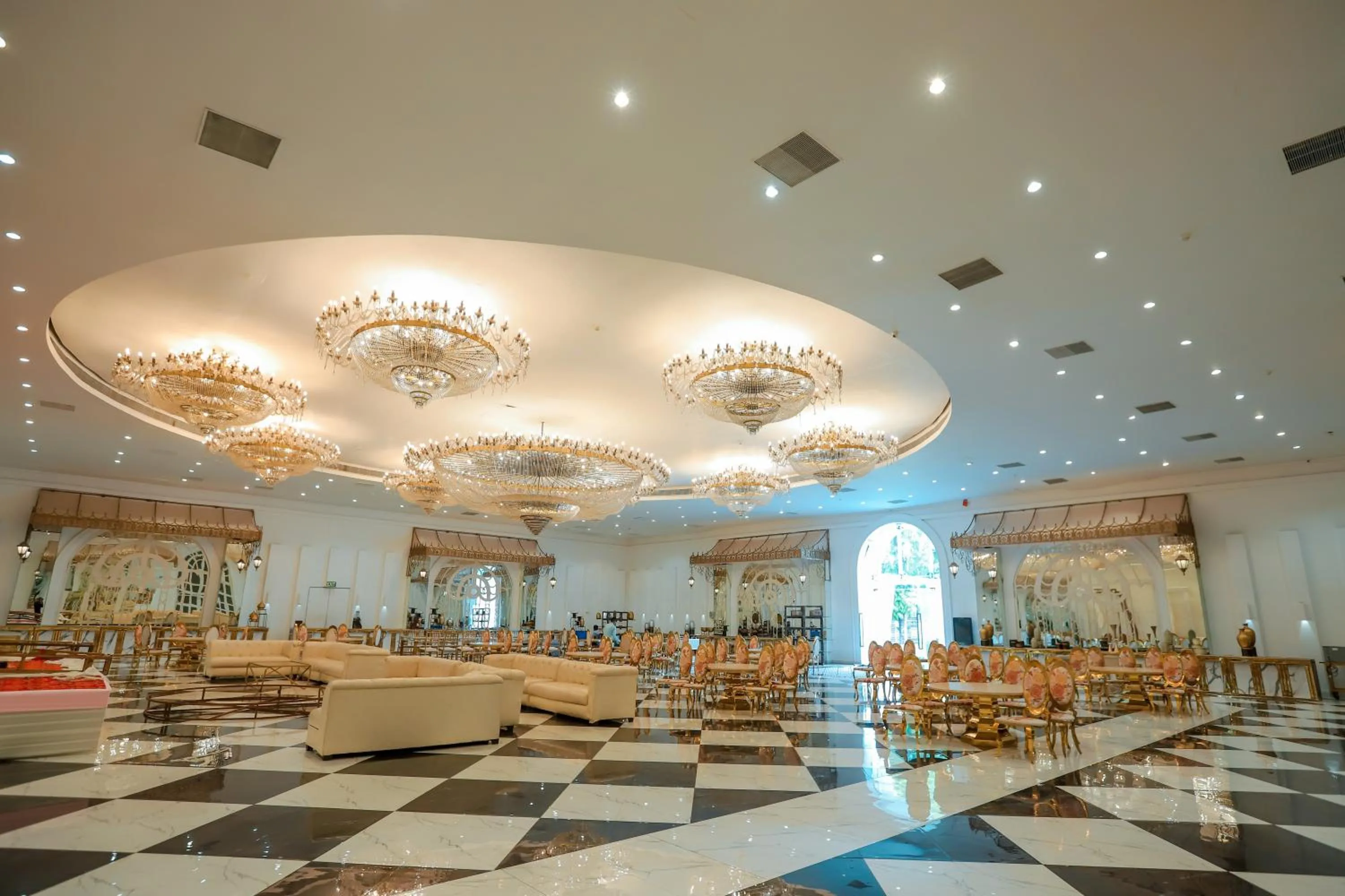 Banquet/Function facilities in Bel-La Monde Hotel Chhattarpur South Delhi