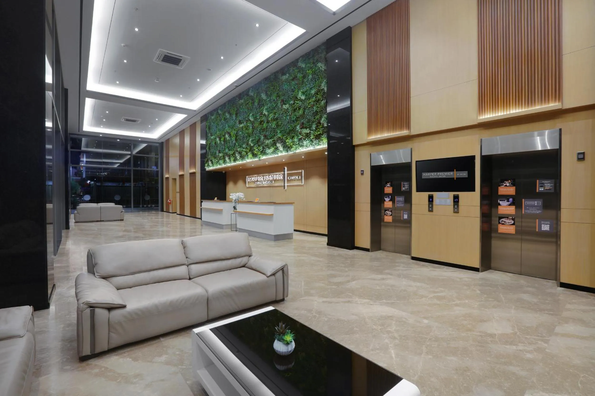 Lobby or reception in Harper Premier Nagoya Batam