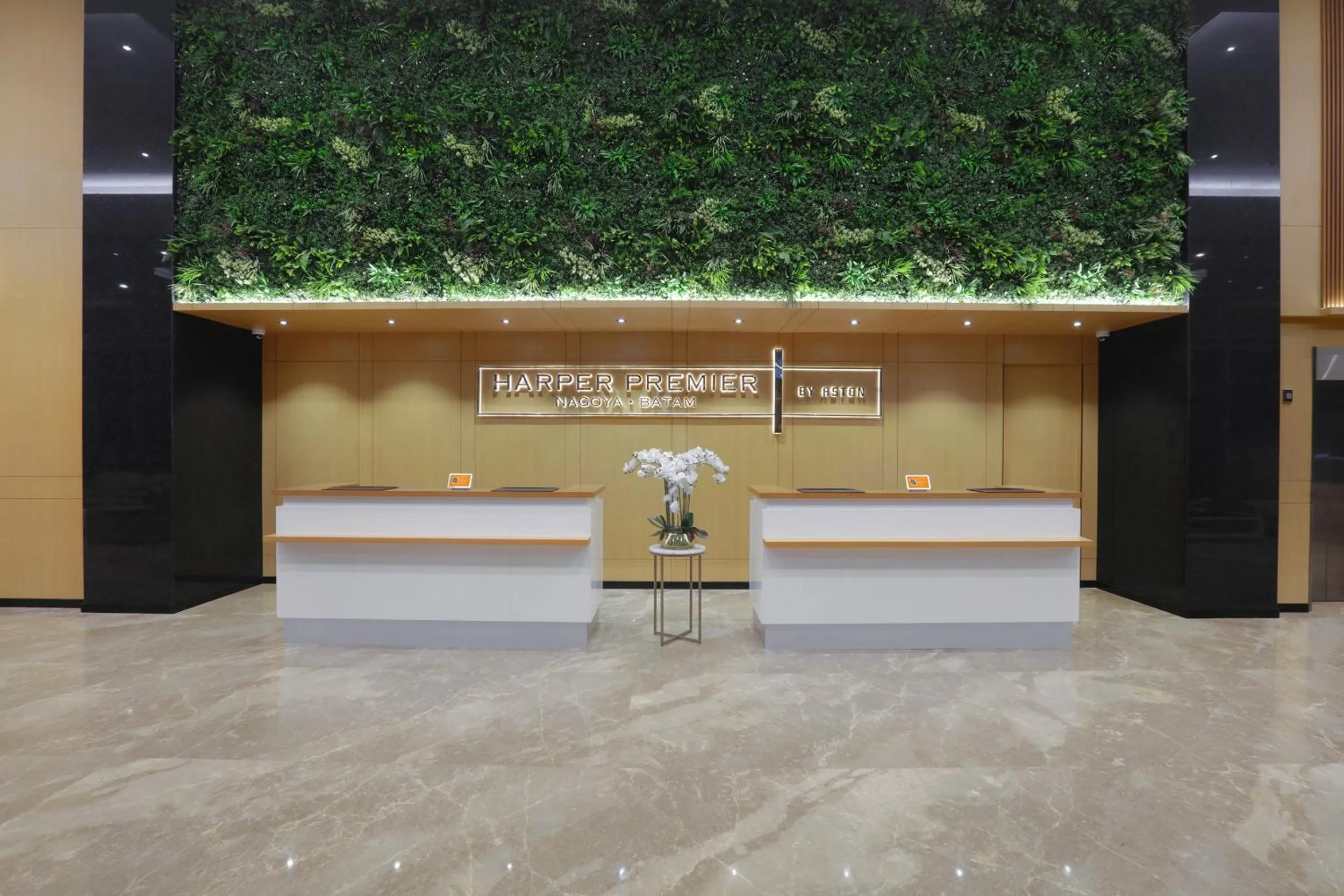 Lobby or reception in Harper Premier Nagoya Batam