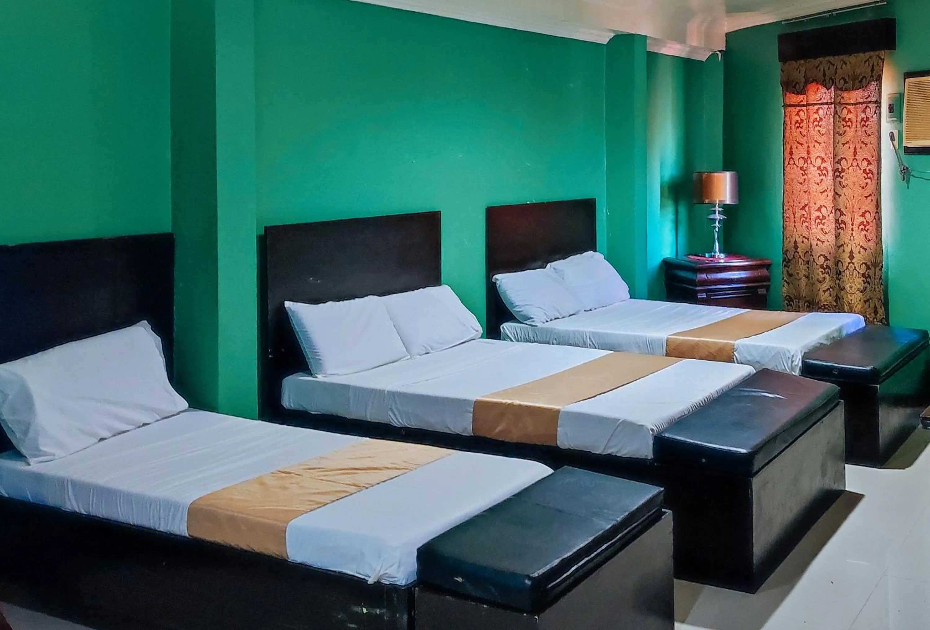 Photo of the whole room, Bed in RedDoorz at Dream Haven Bed & Breakfast