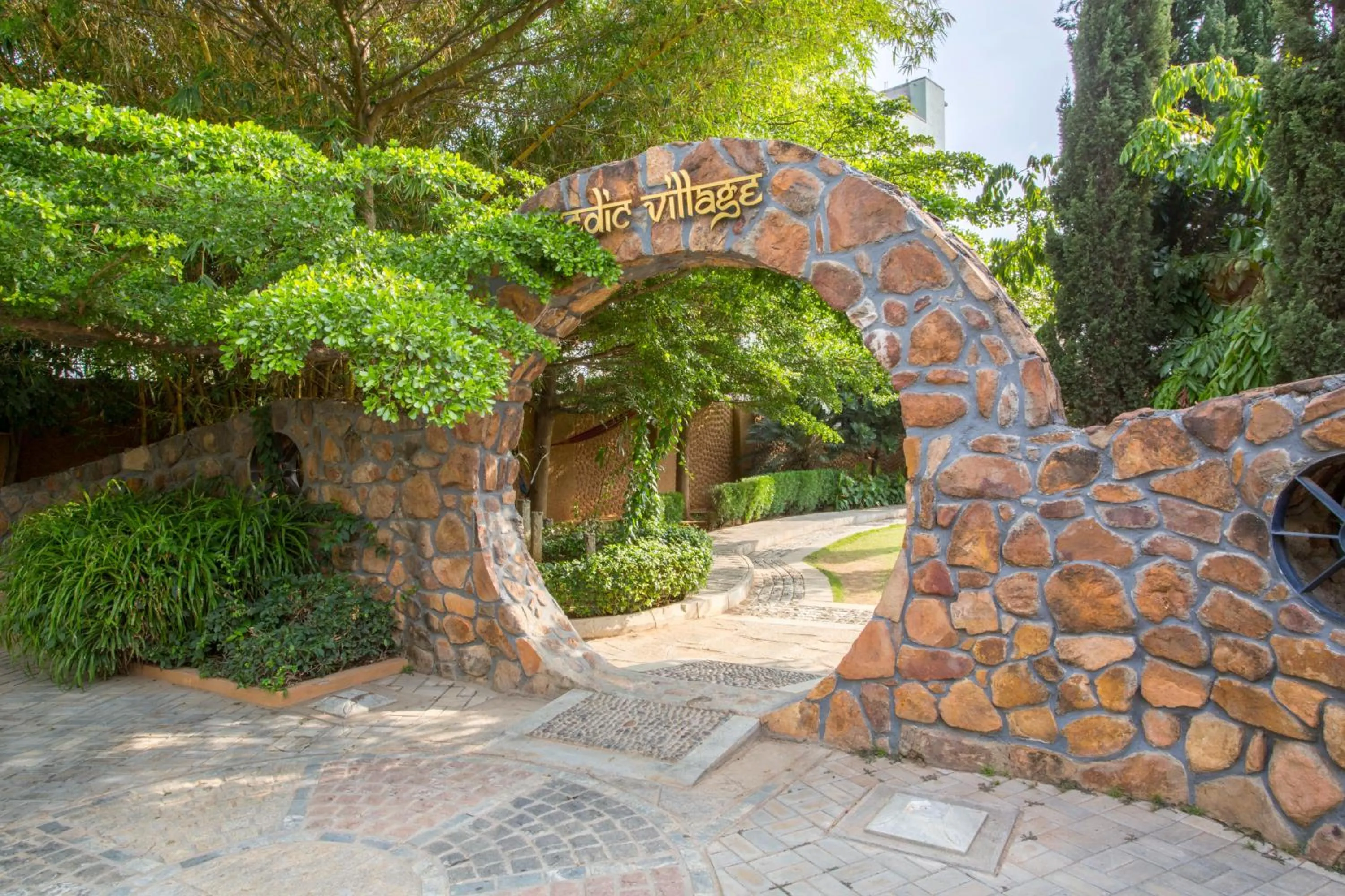 Garden in Nirantara Resort & Spa