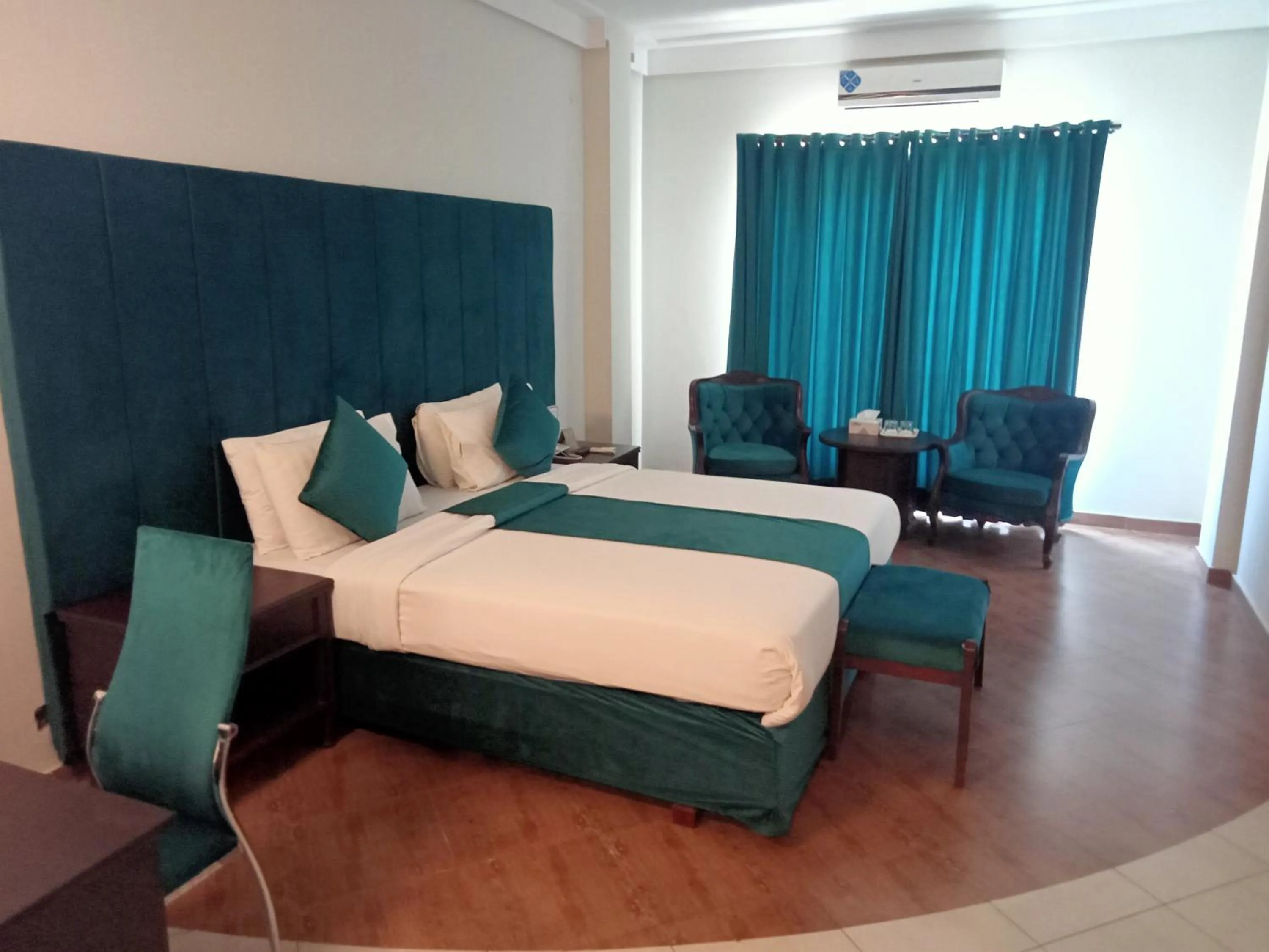 Bedroom, Bed in Grand Regency