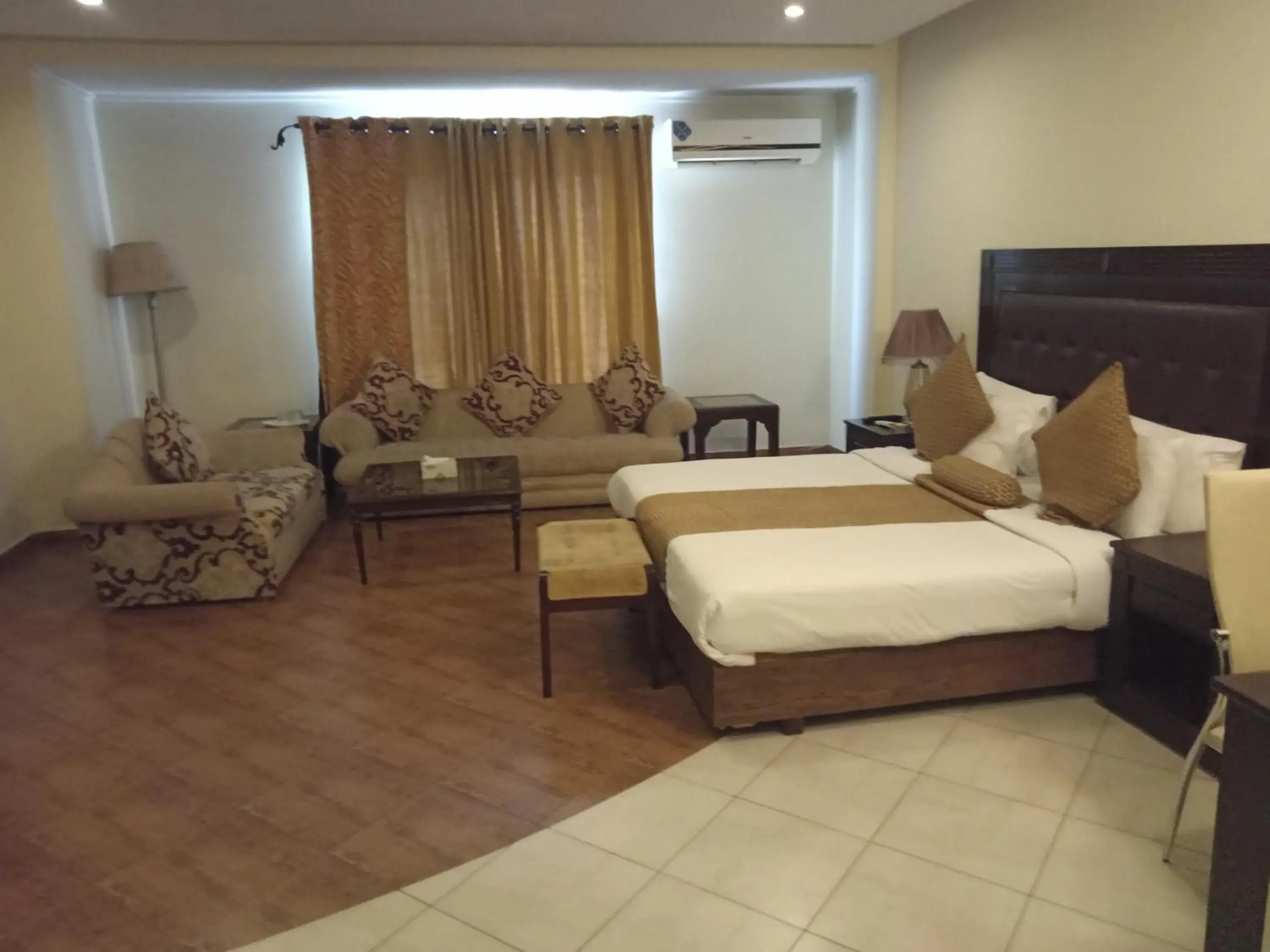 Superior Double Room - single occupancy in Grand Regency Superior Double Room - single occupancy in Grand Regency