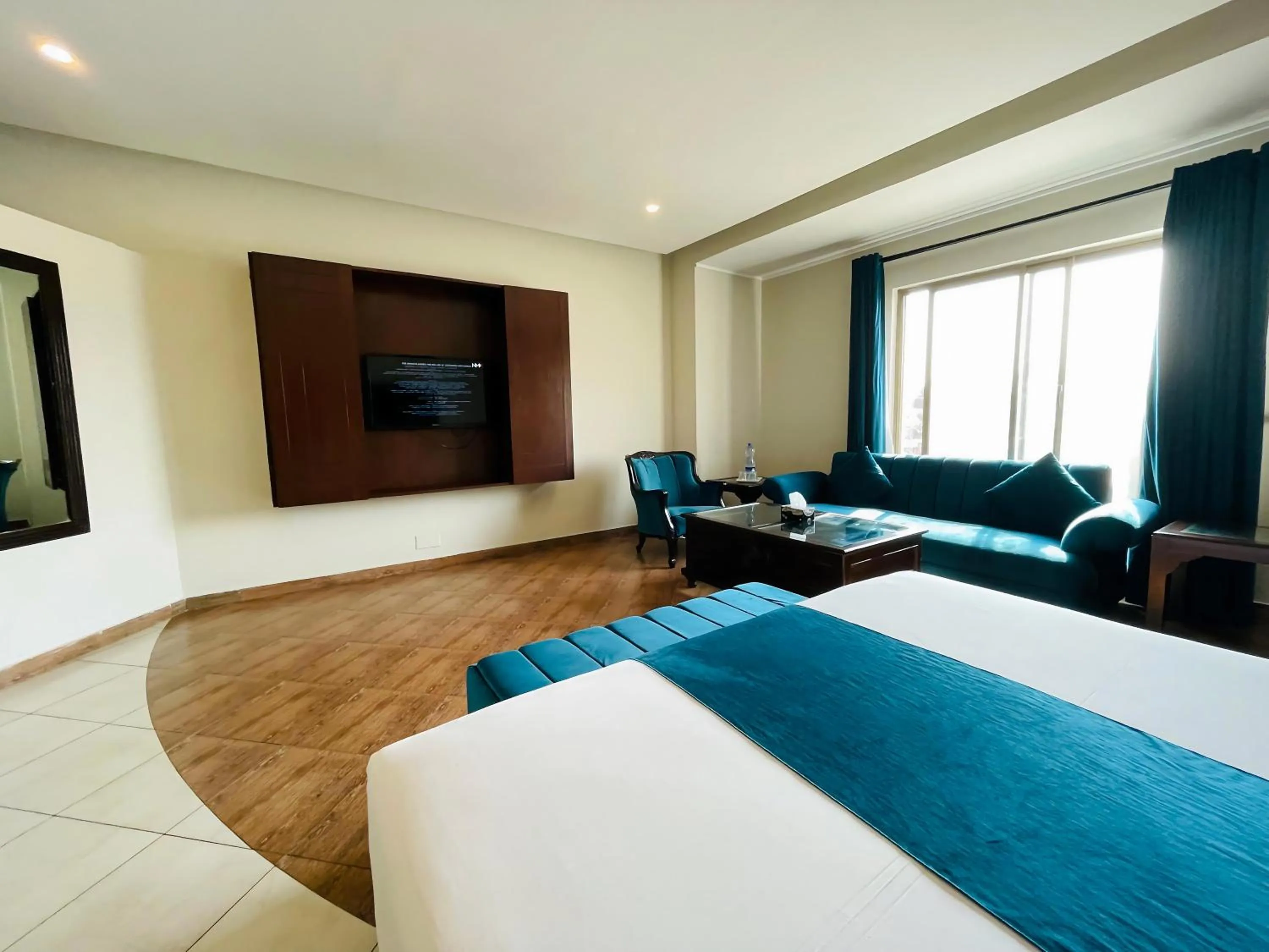 Bedroom, Bed in Grand Regency