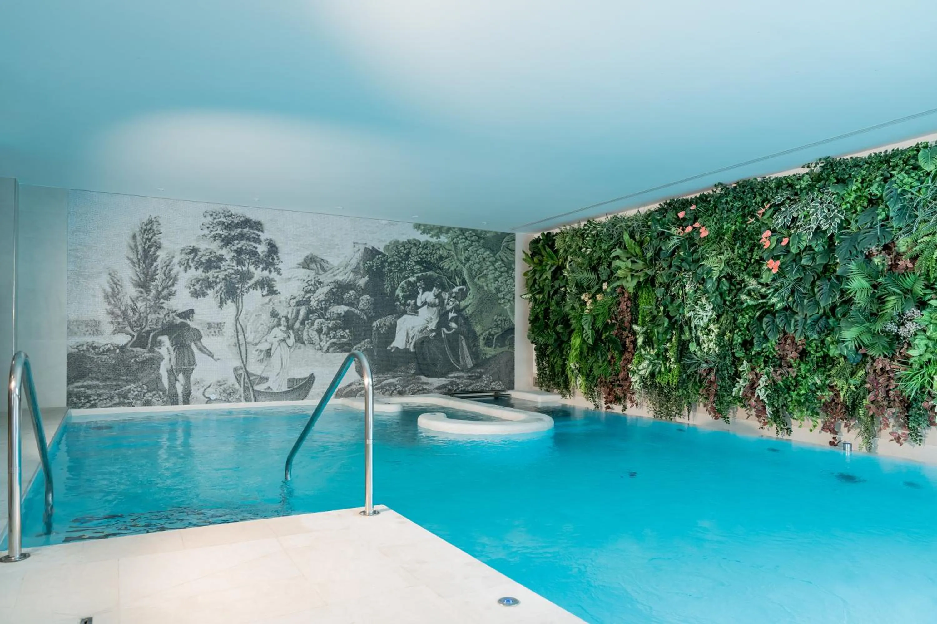 Spa and wellness centre/facilities in Dolce by Wyndham Versailles - Domaine du Montcel