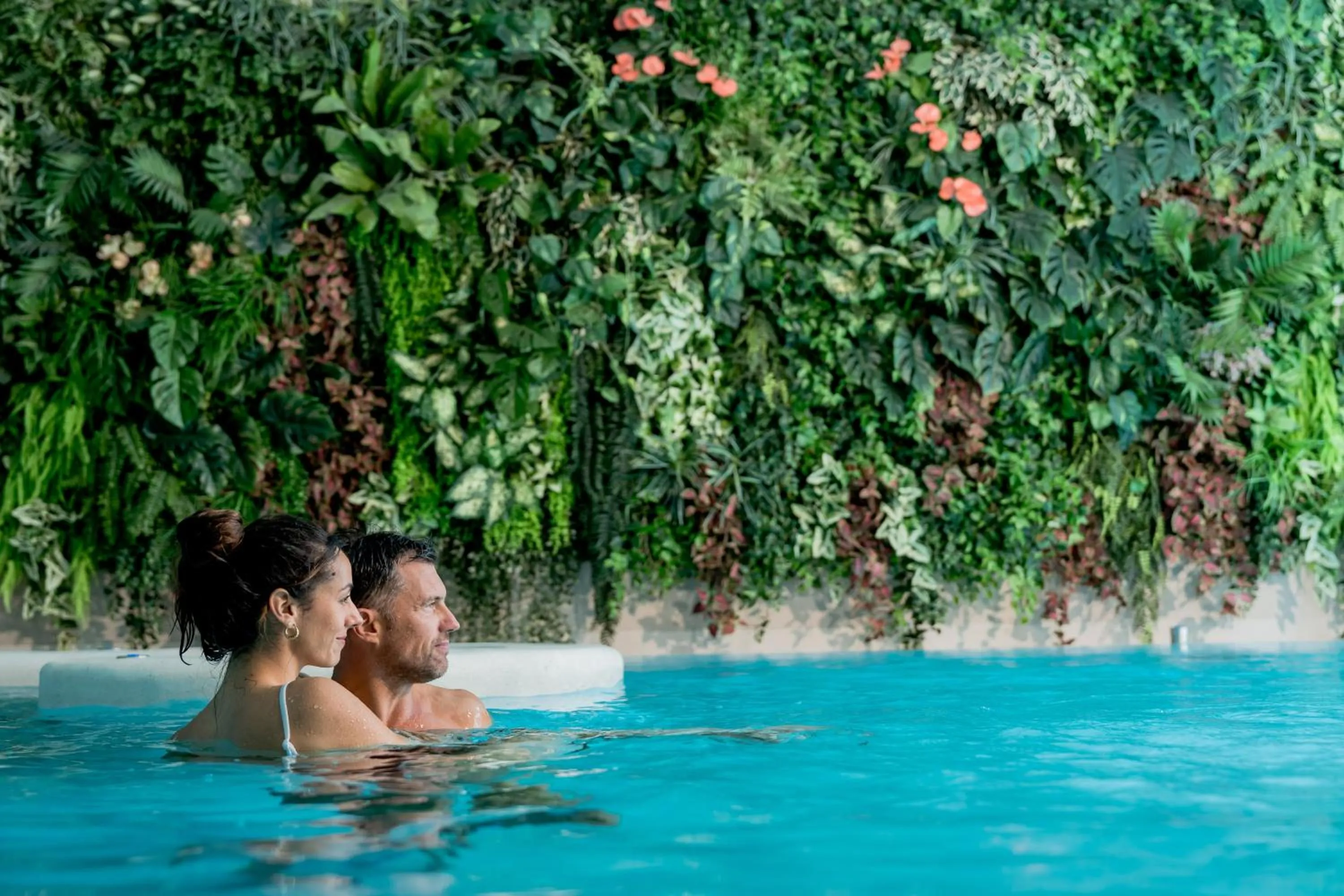 Swimming pool in Dolce by Wyndham Versailles - Domaine du Montcel