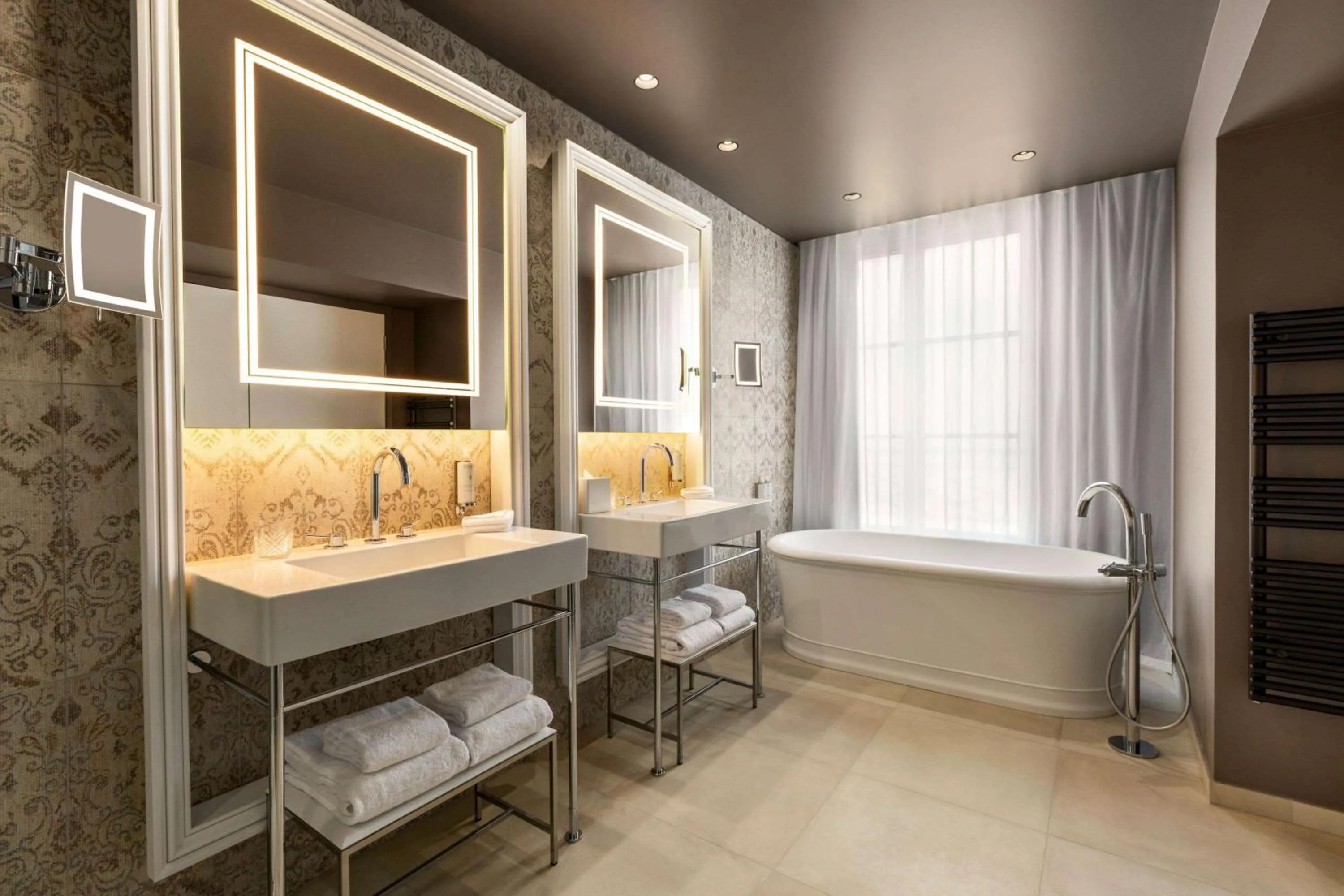Bathroom in Dolce by Wyndham Versailles - Domaine du Montcel