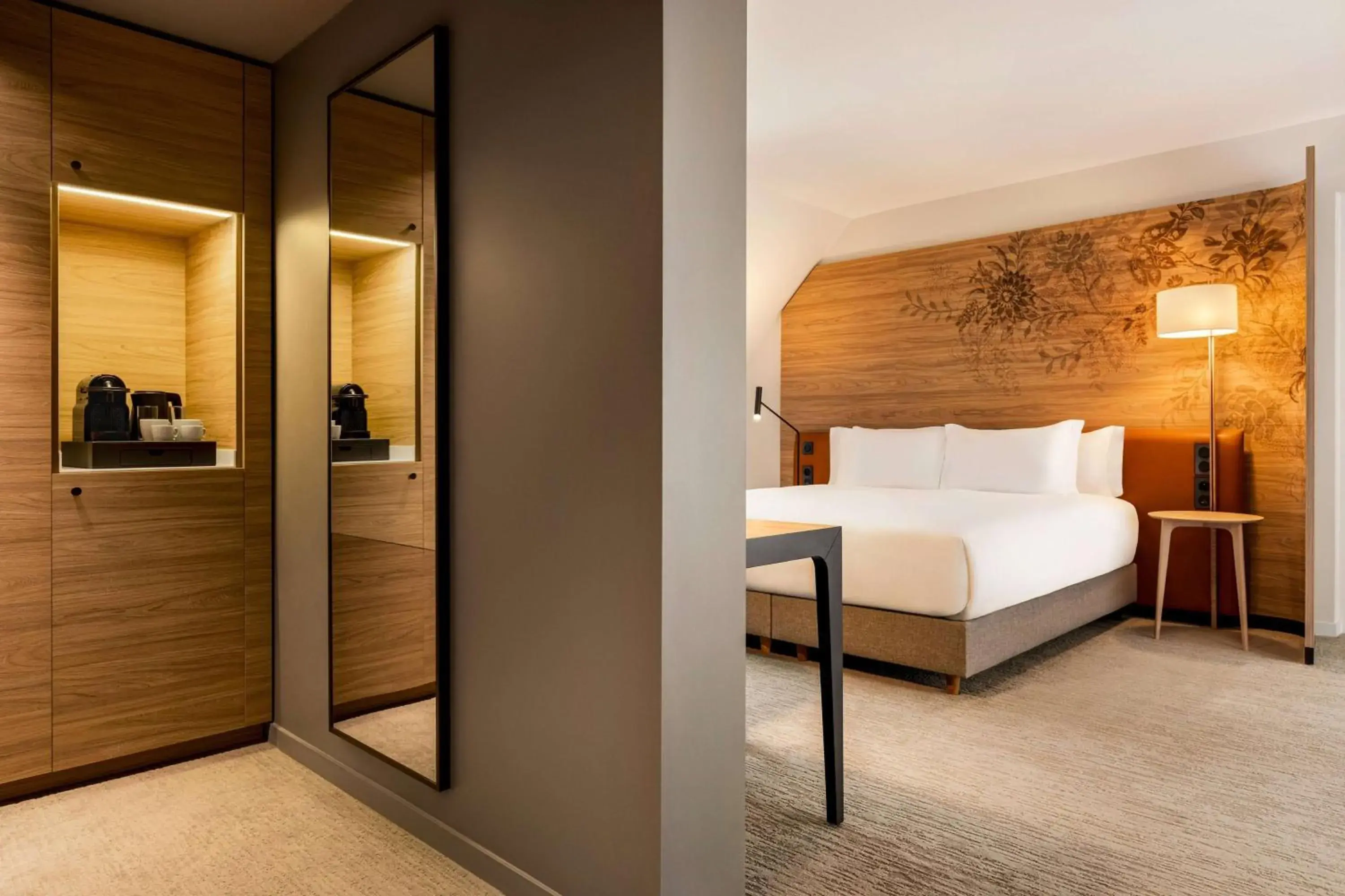 Deluxe King Room (Spa Access Included) in Dolce by Wyndham Versailles - Domaine du Montcel Deluxe King Room (Spa Access Included) in Dolce by Wyndham Versailles - Domaine du Montcel