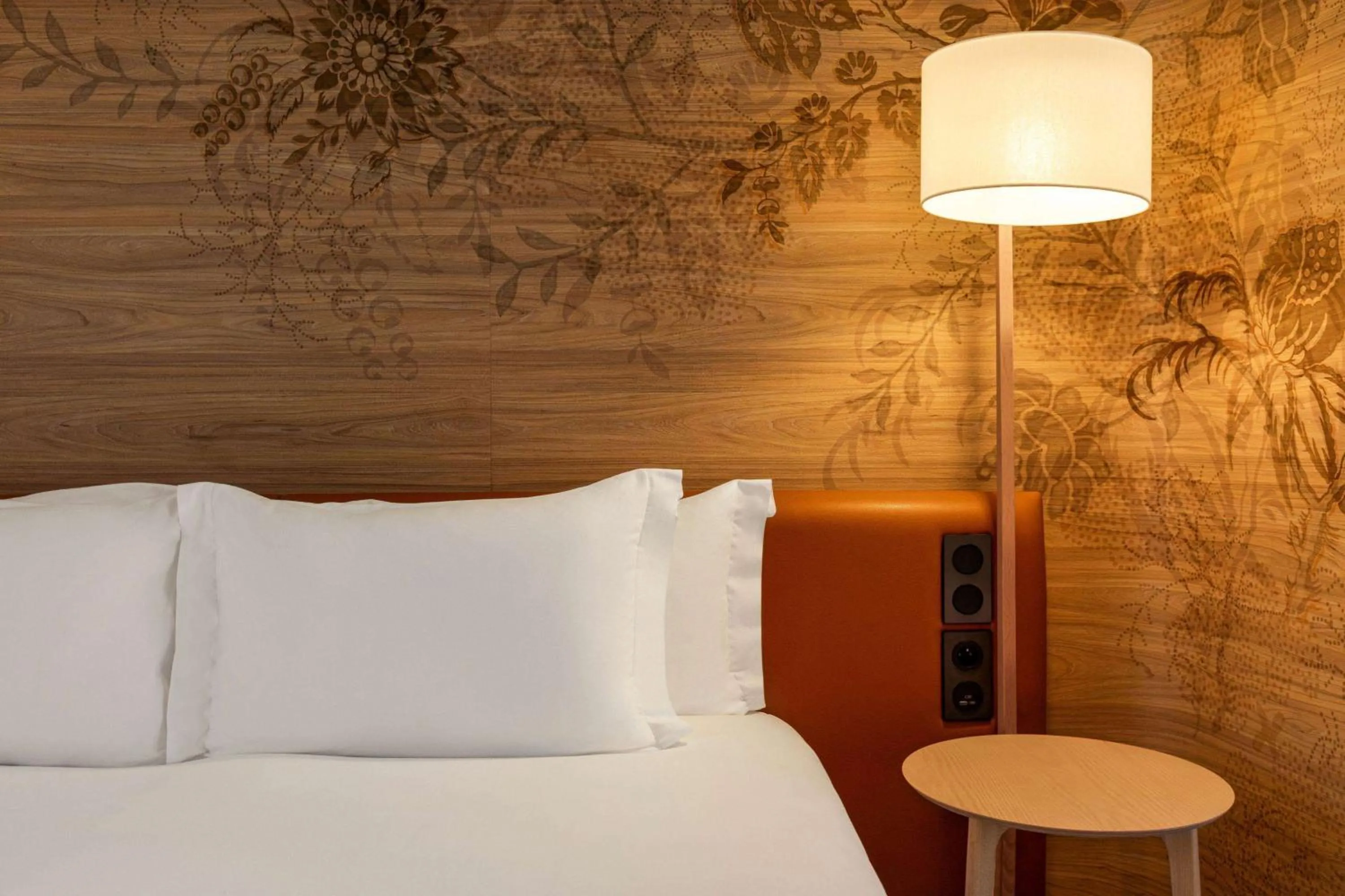 Photo of the whole room, Bed in Dolce by Wyndham Versailles - Domaine du Montcel