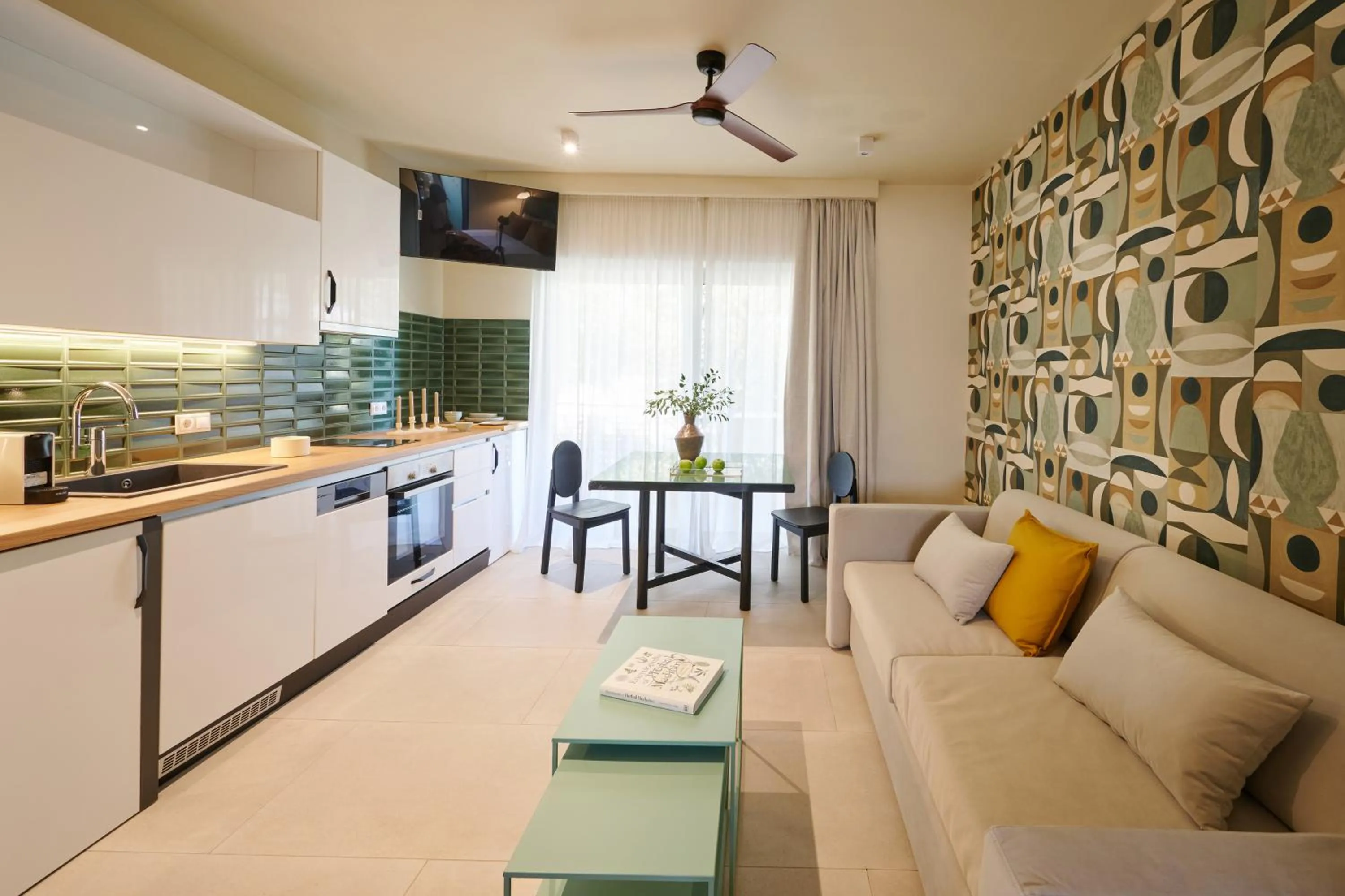 TV and multimedia in Rastoni Acropolis Uniquely Located Stylish Apartments