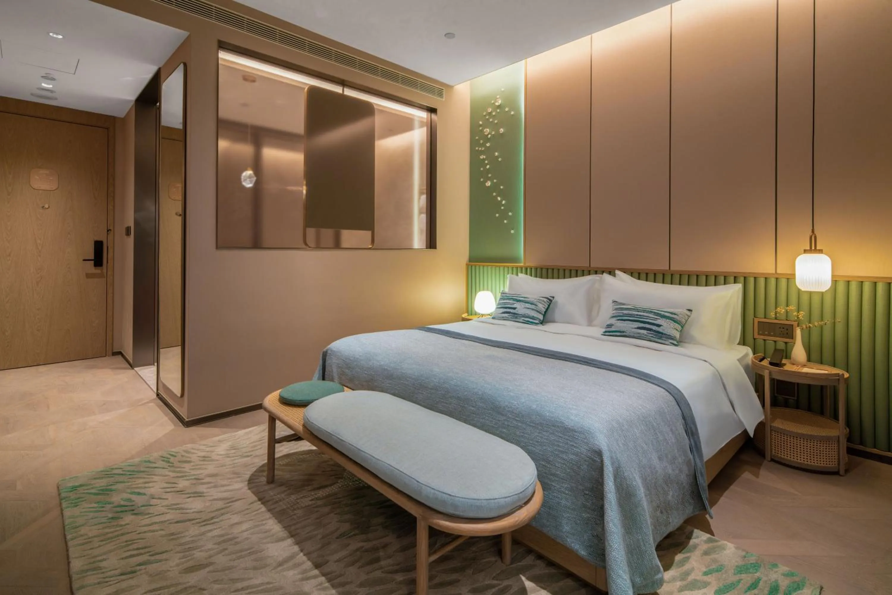 Photo of the whole room, Bed in Suzhou Xushuguan Blossm House