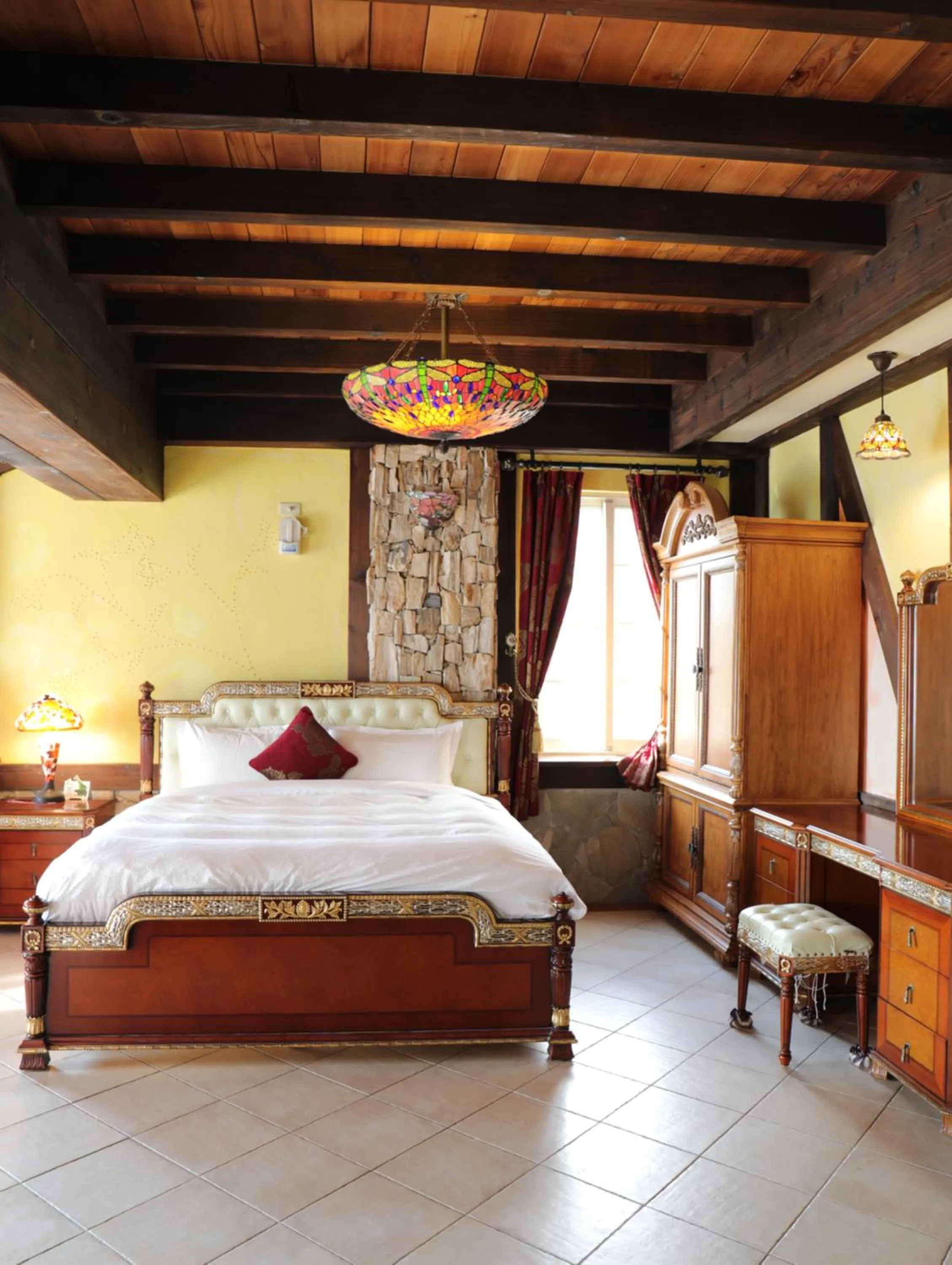 Bed in 日初雲來民宿