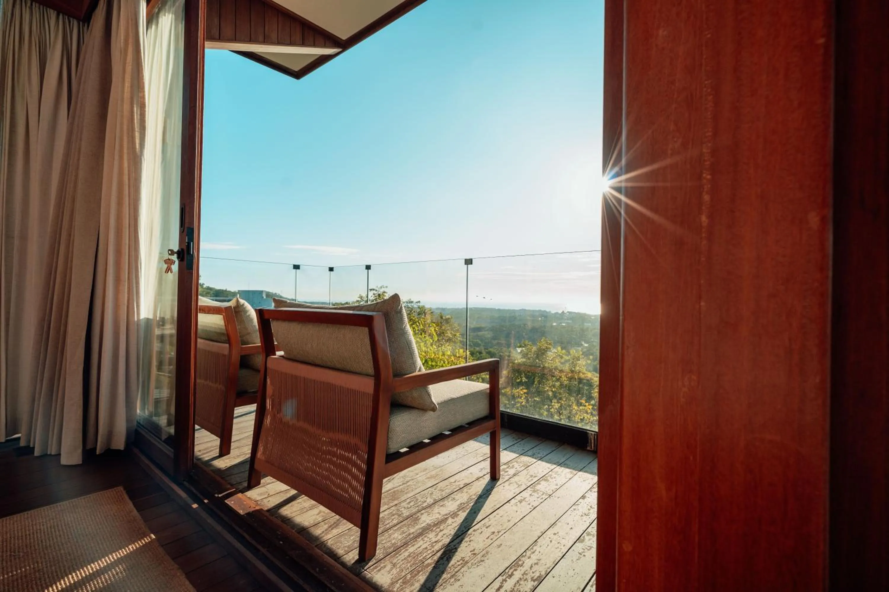 Balcony/Terrace in Ocean View Villas by Grün