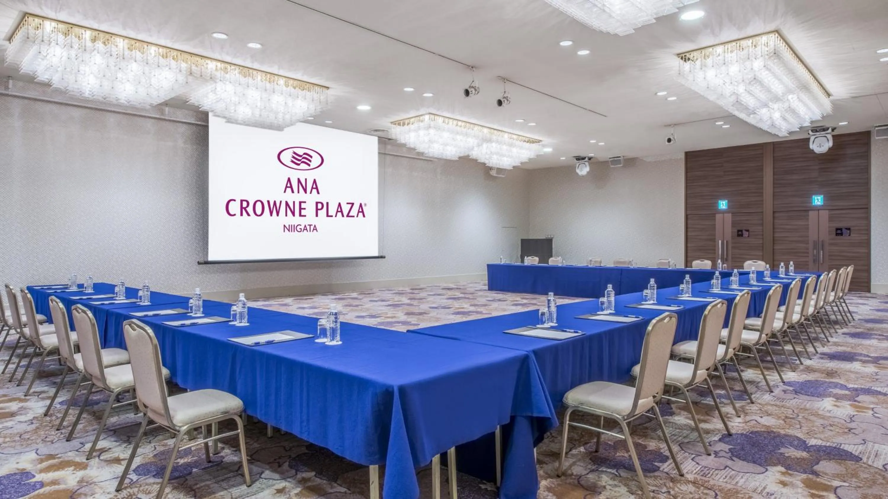 Meeting/conference room in ANA Crowne Plaza Niigata by IHG