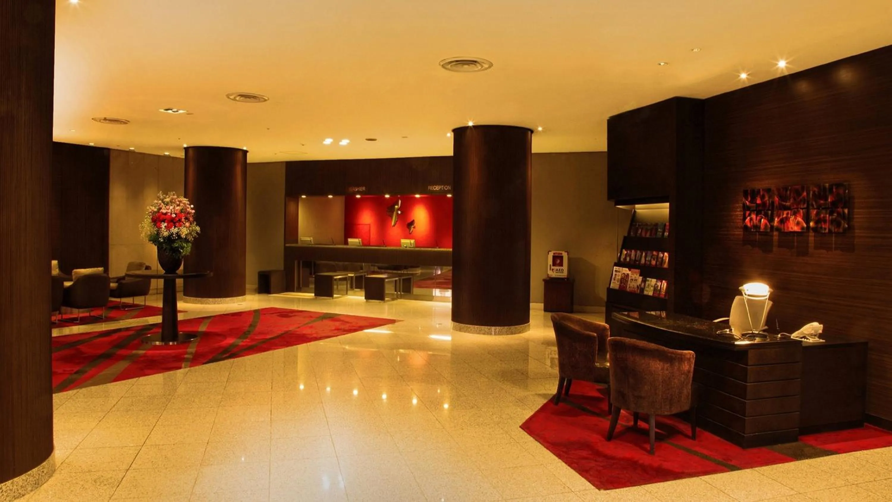 Lobby or reception in ANA Crowne Plaza Niigata by IHG