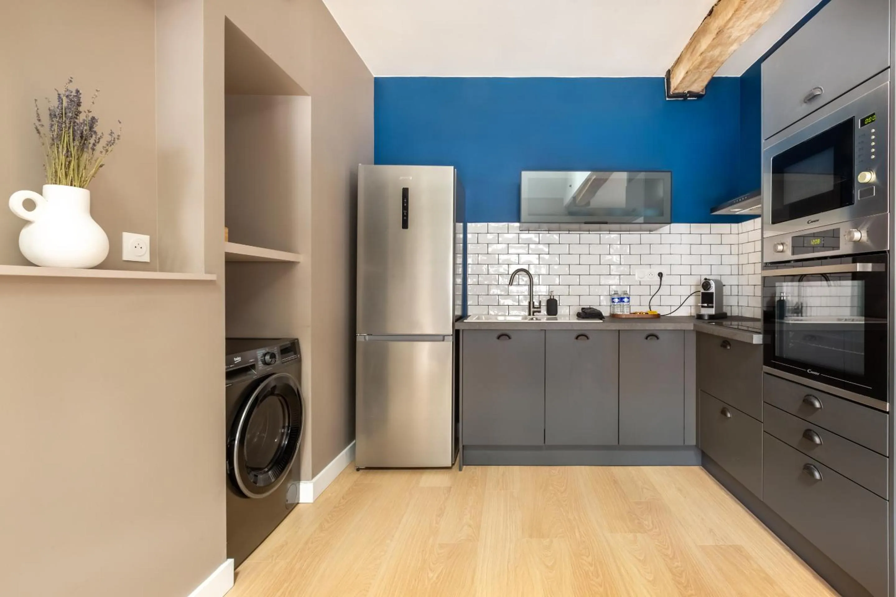 Kitchen or kitchenette in Au Chat Qui Dort Lille - Gare