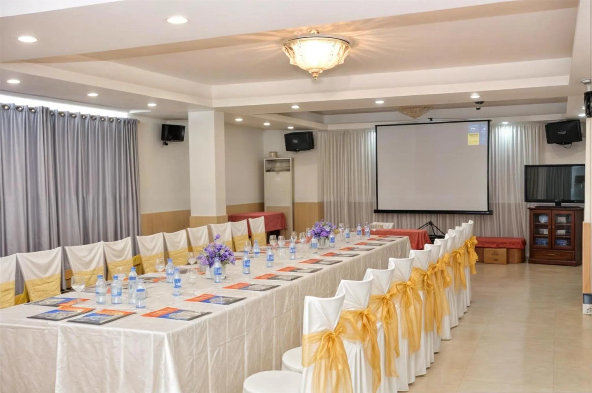 Meeting/conference room in CCT Luxury Hotel