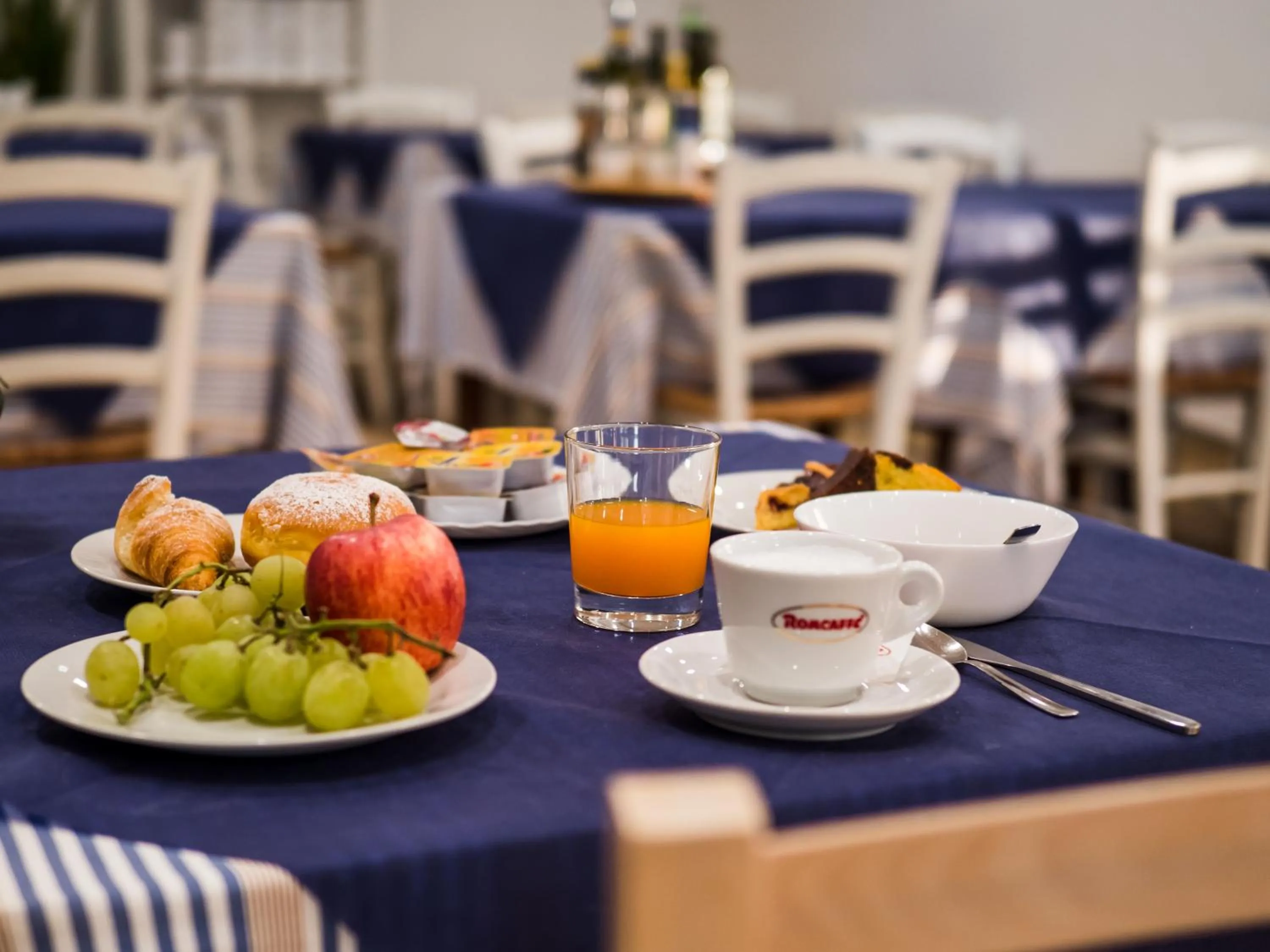 Breakfast in Hotel Villa Sorriso