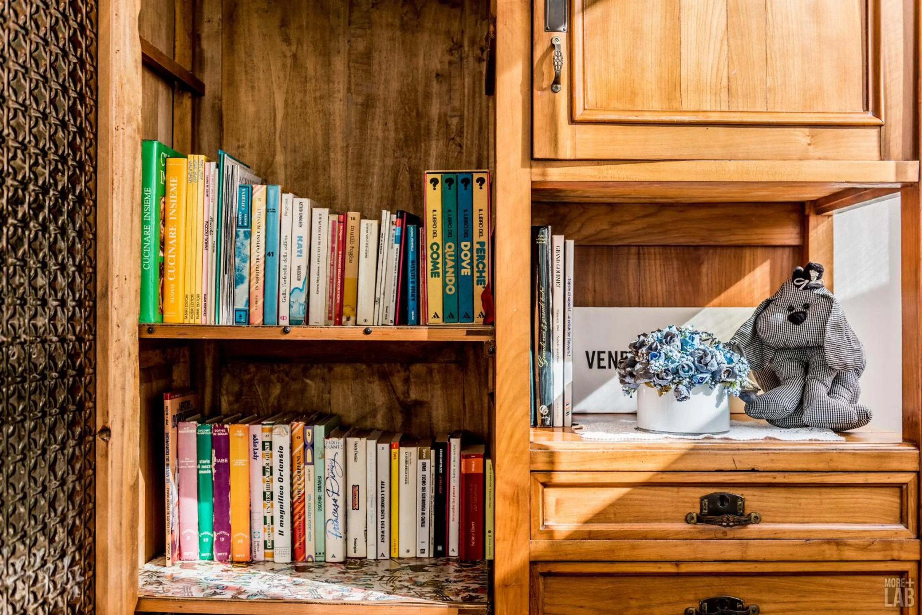 Communal lounge/ TV room in B&B Hotel Souvenir