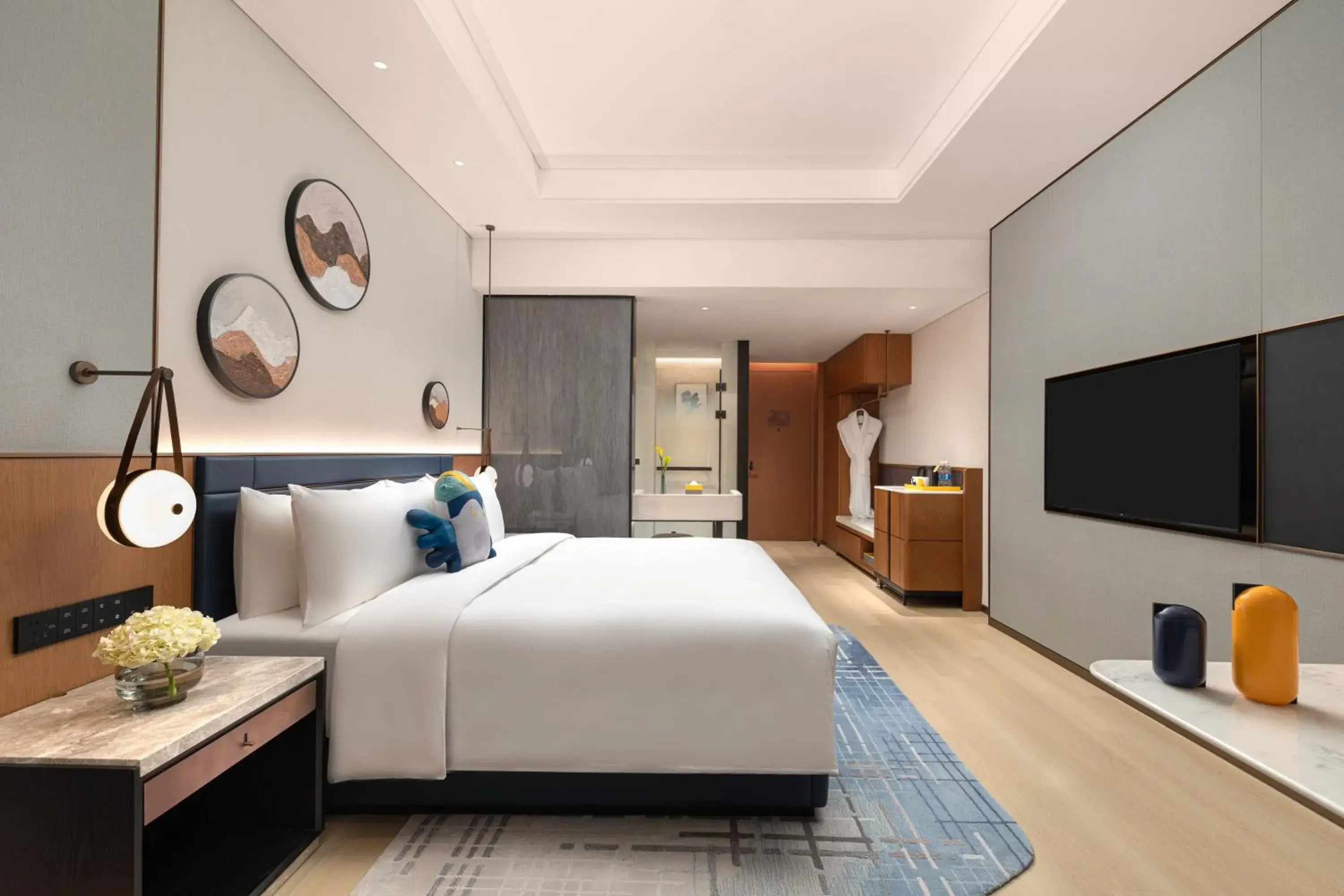 Standard Queen Room with City View in voco Jincheng Danhe by IHG Standard Queen Room with City View in voco Jincheng Danhe by IHG